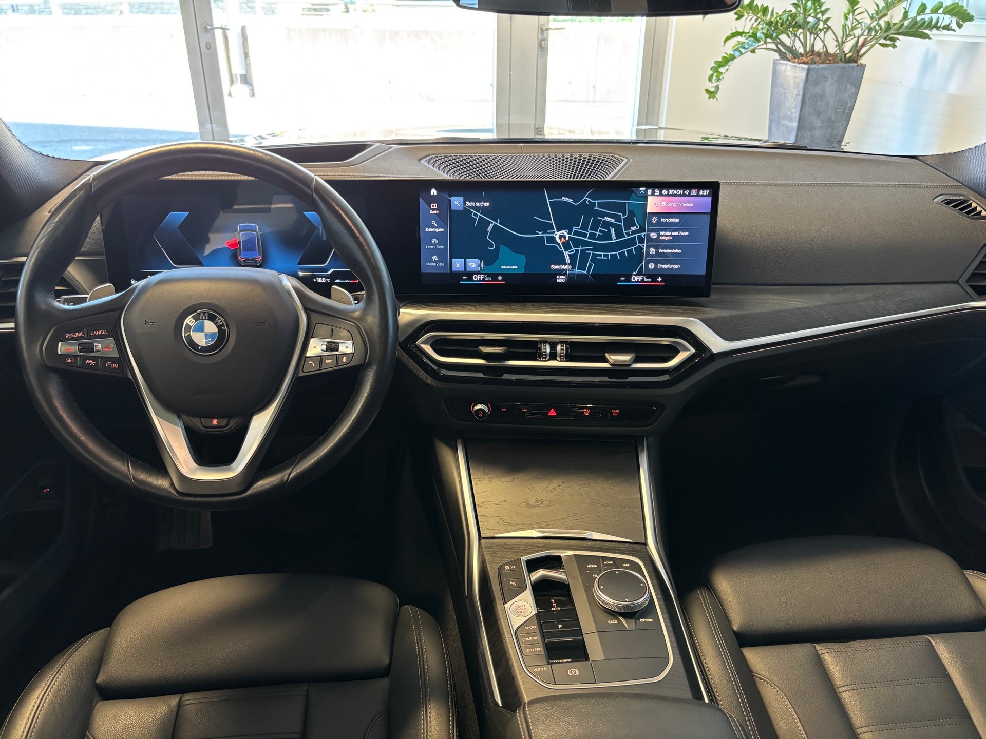 BMW 320d xDrive 48V Touring Steptronic-image-13