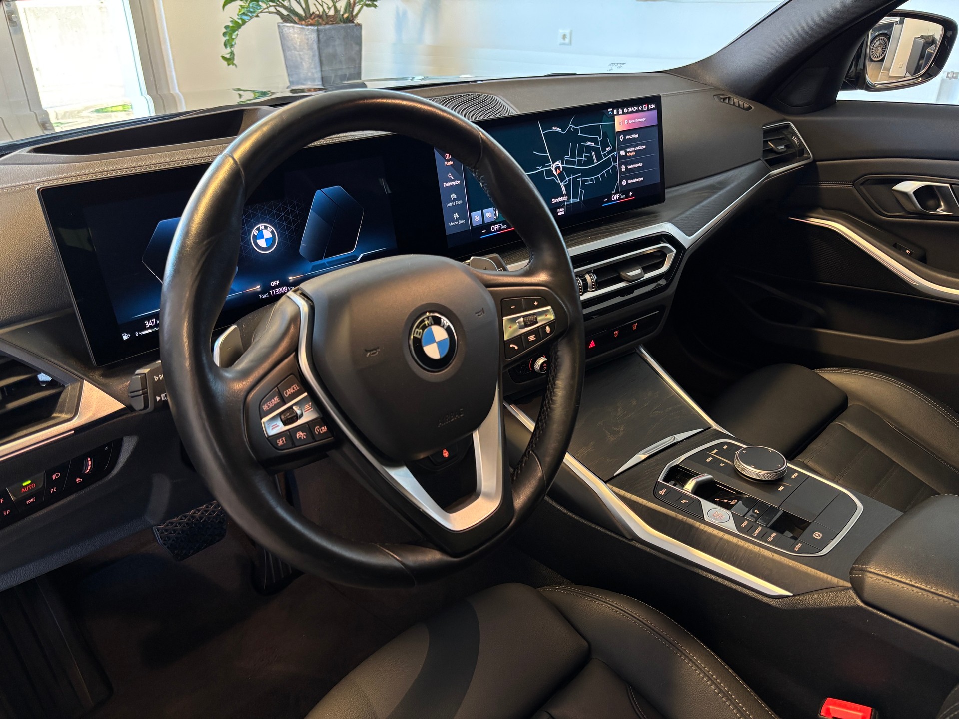 BMW 320d xDrive 48V Touring Steptronic-image-5