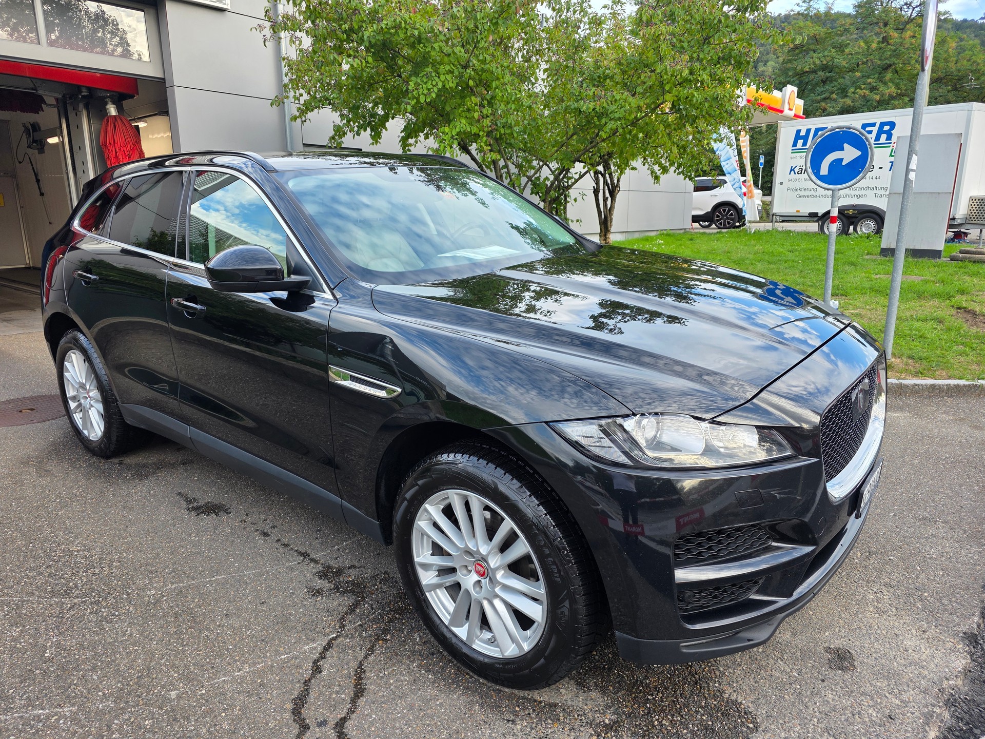 JAGUAR F-Pace 25t 2.0 Portfolio AWD Automatik