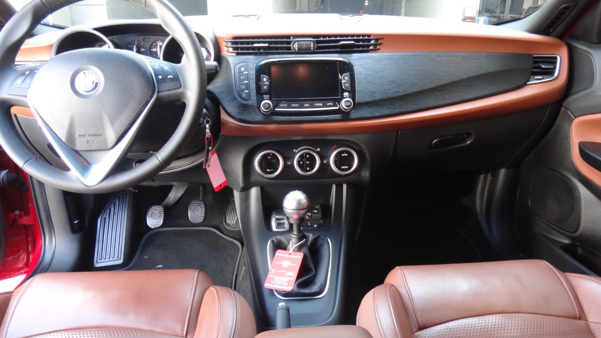 ALFA ROMEO Giulietta 2.0 JTDM Super-image-9