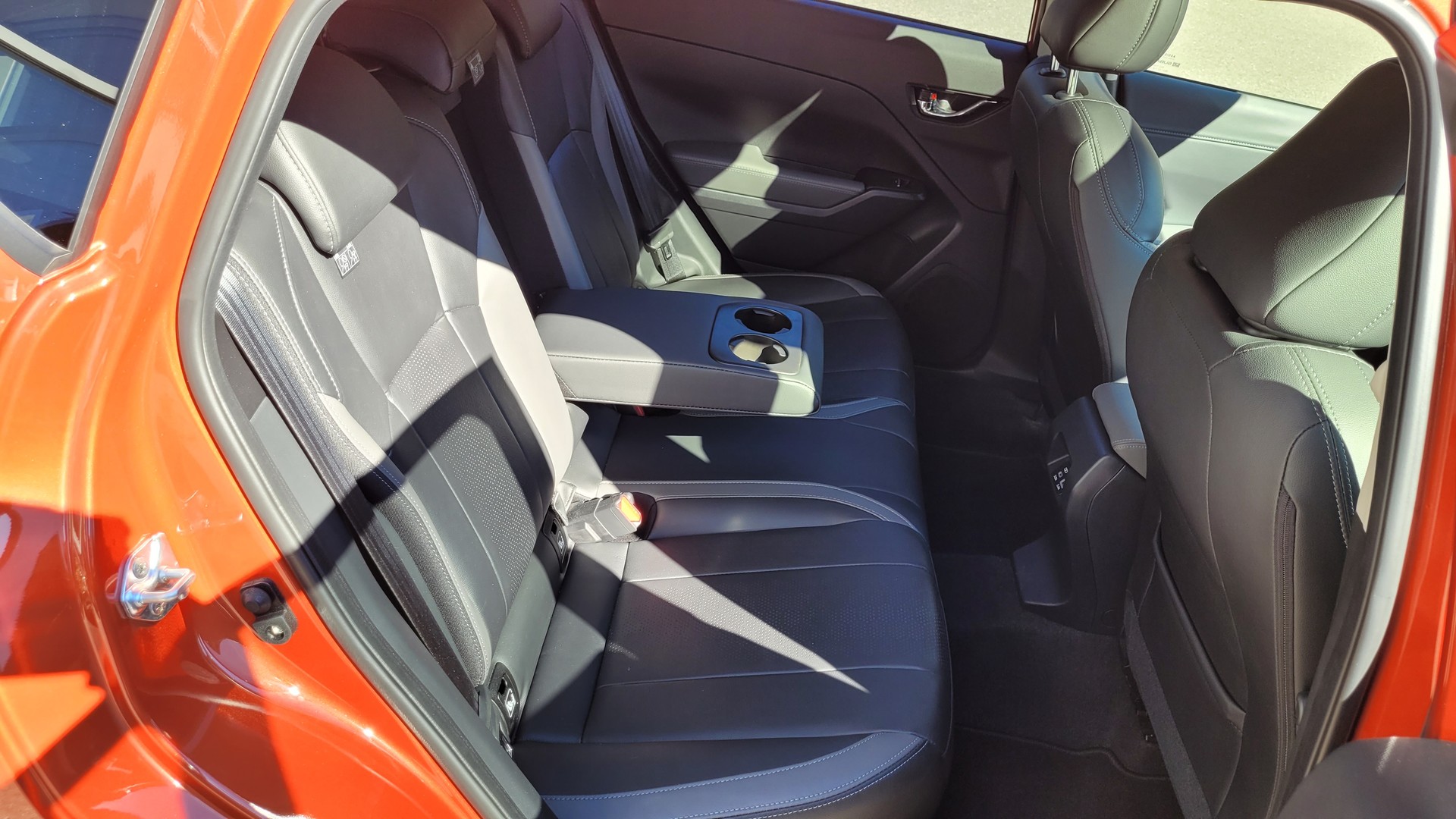 SUBARU Impreza 2.0 e-Boxer Luxury AWD Lineartronic-image-17