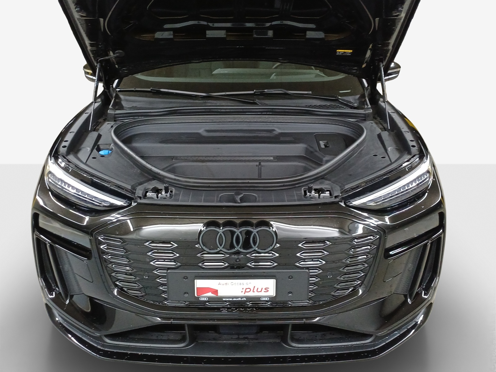AUDI Q6 e-tron quattro-image-15