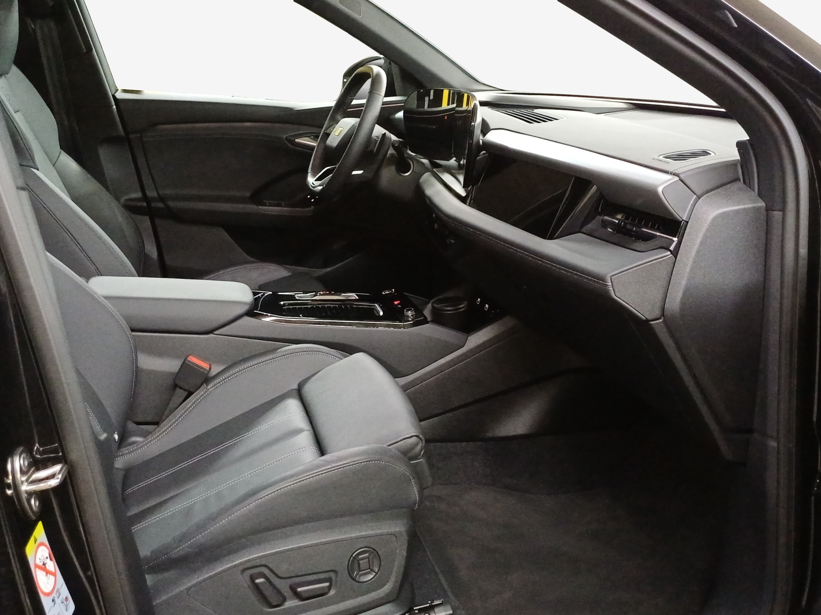AUDI Q6 e-tron quattro-image-14