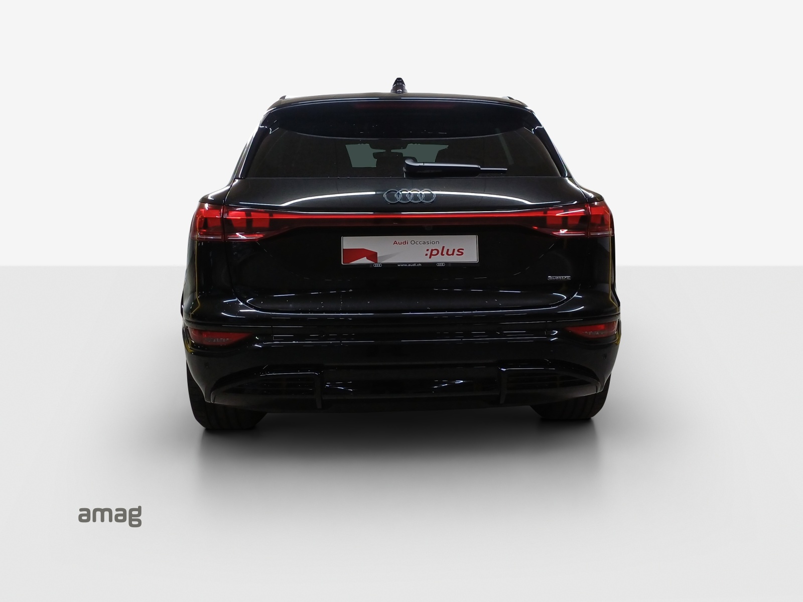 AUDI Q6 e-tron quattro-image-4