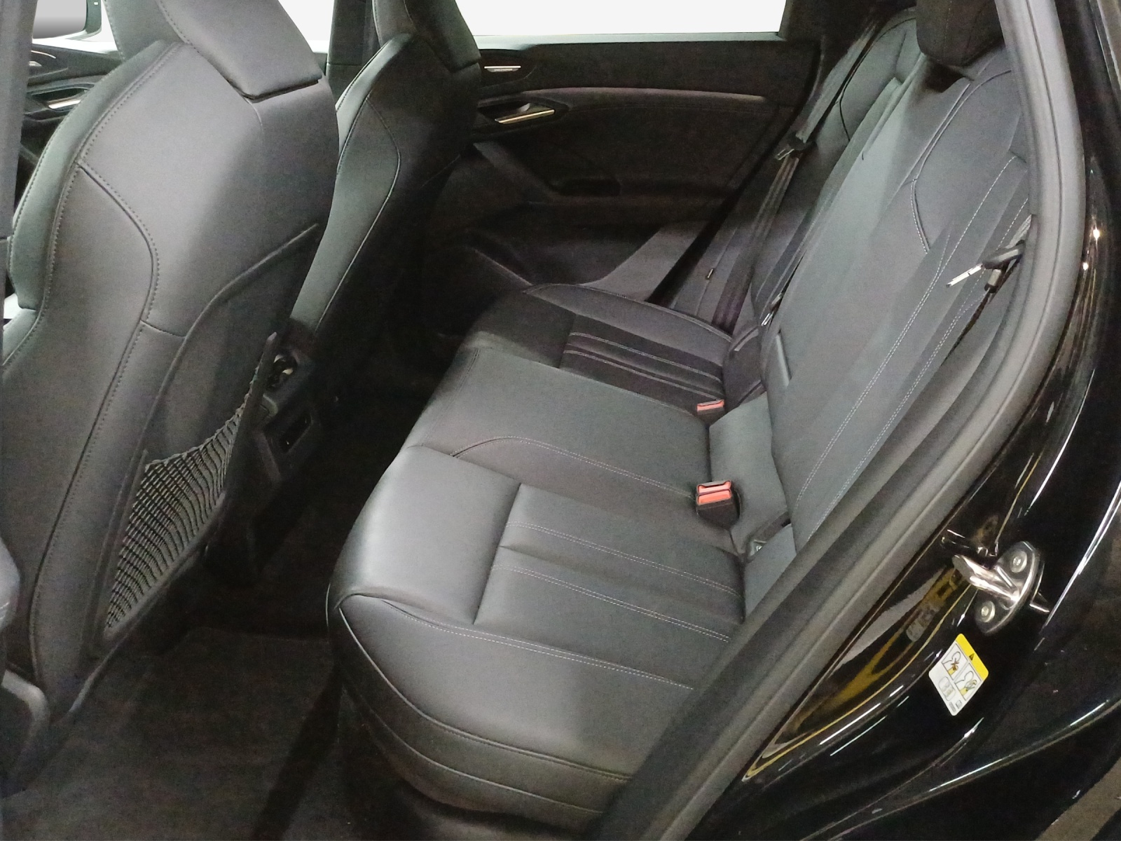 AUDI Q6 e-tron quattro-image-12