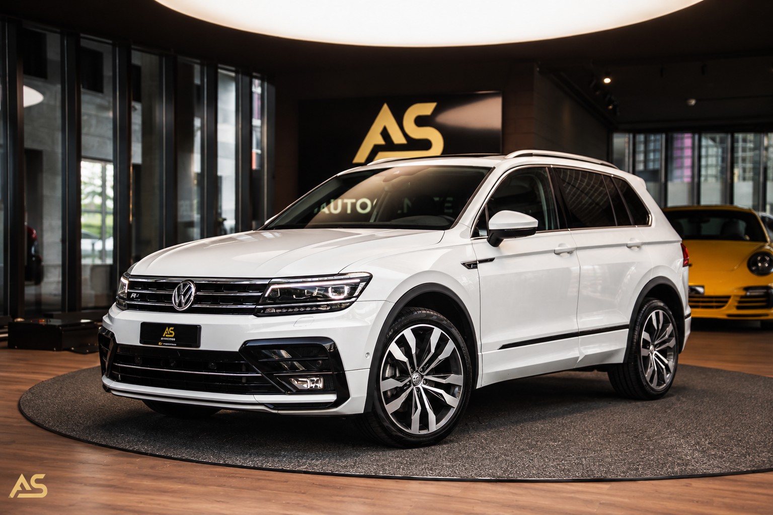 VW Tiguan 2.0TSI Highline 4Motion DSG (CH) MASSAGE | HEADUP | 360°