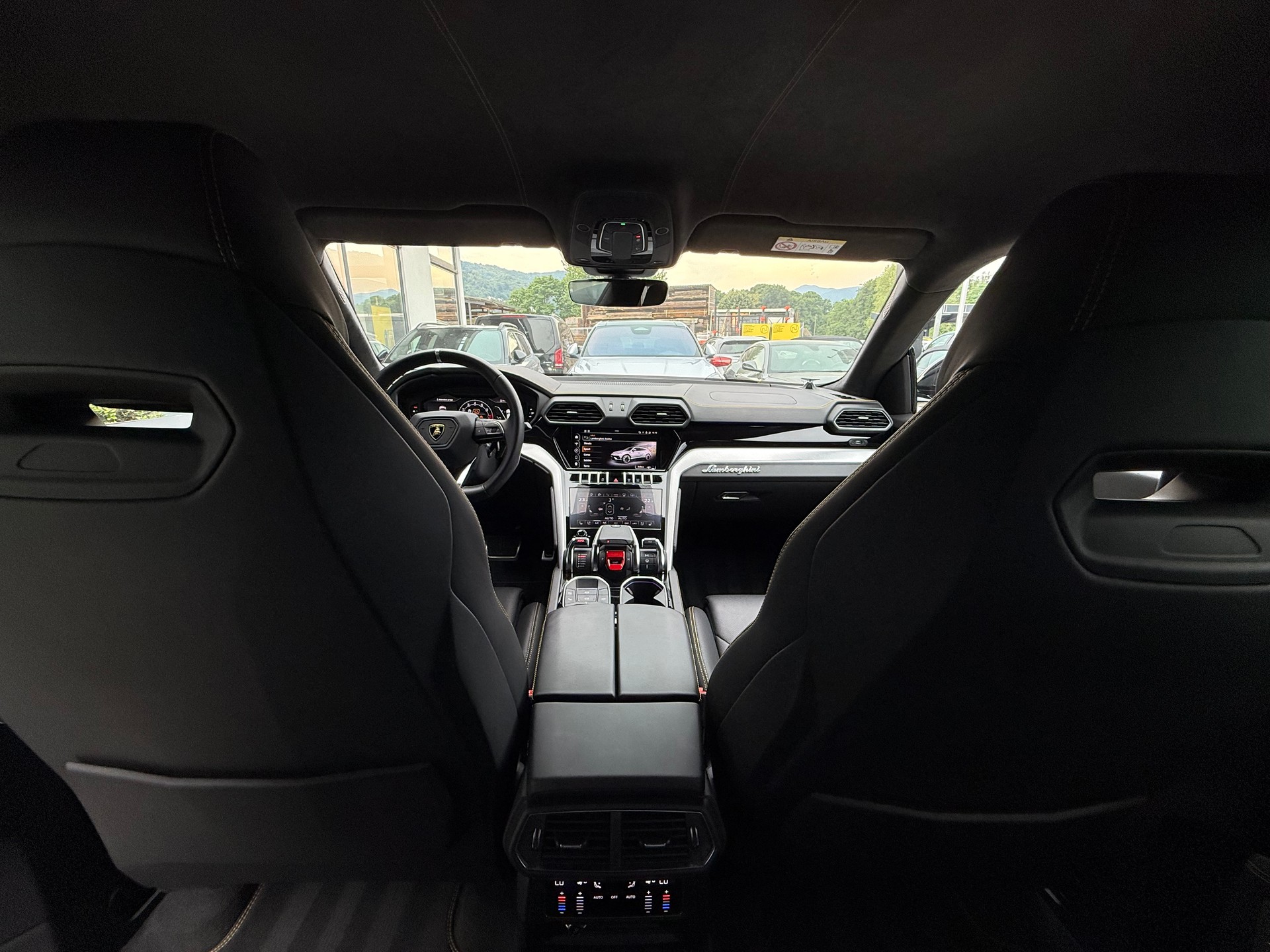 LAMBORGHINI Urus S-image-16