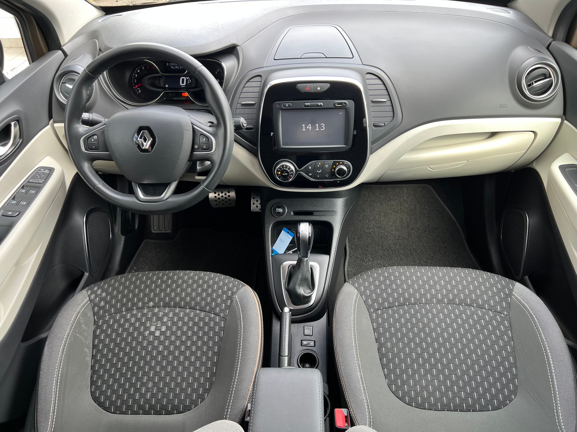 RENAULT Captur 1.2 TCe Intens EDC S/S-image-6