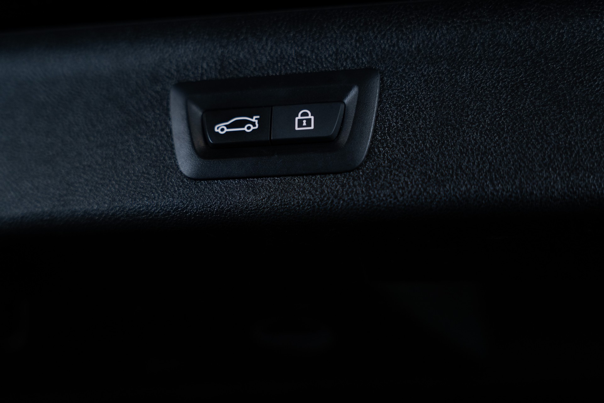 BMW 520d xDrive paddles Touring / CH-Fahrzeug / Rückfahrkamera / HeadUp-image-33