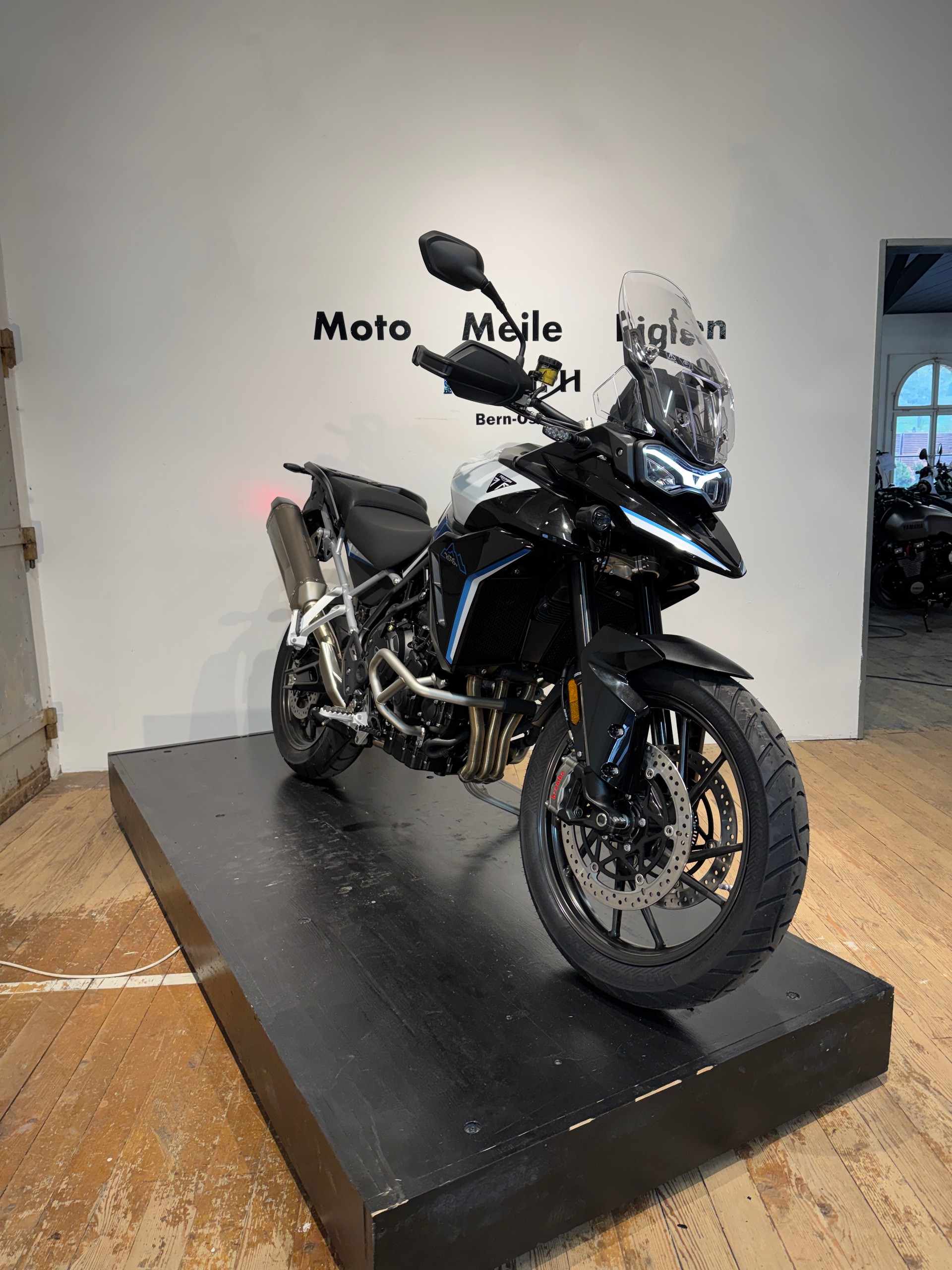 TRIUMPH Tiger 900 Alpine Edition (neu)-image-1