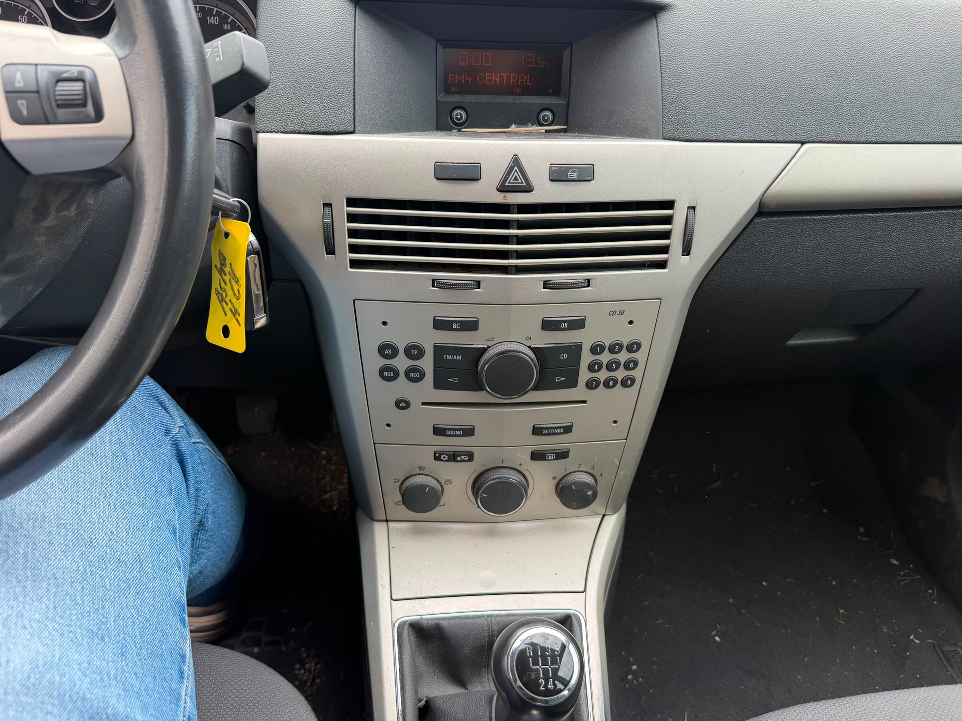 OPEL Astra Caravan 1.6i 16V-image-8