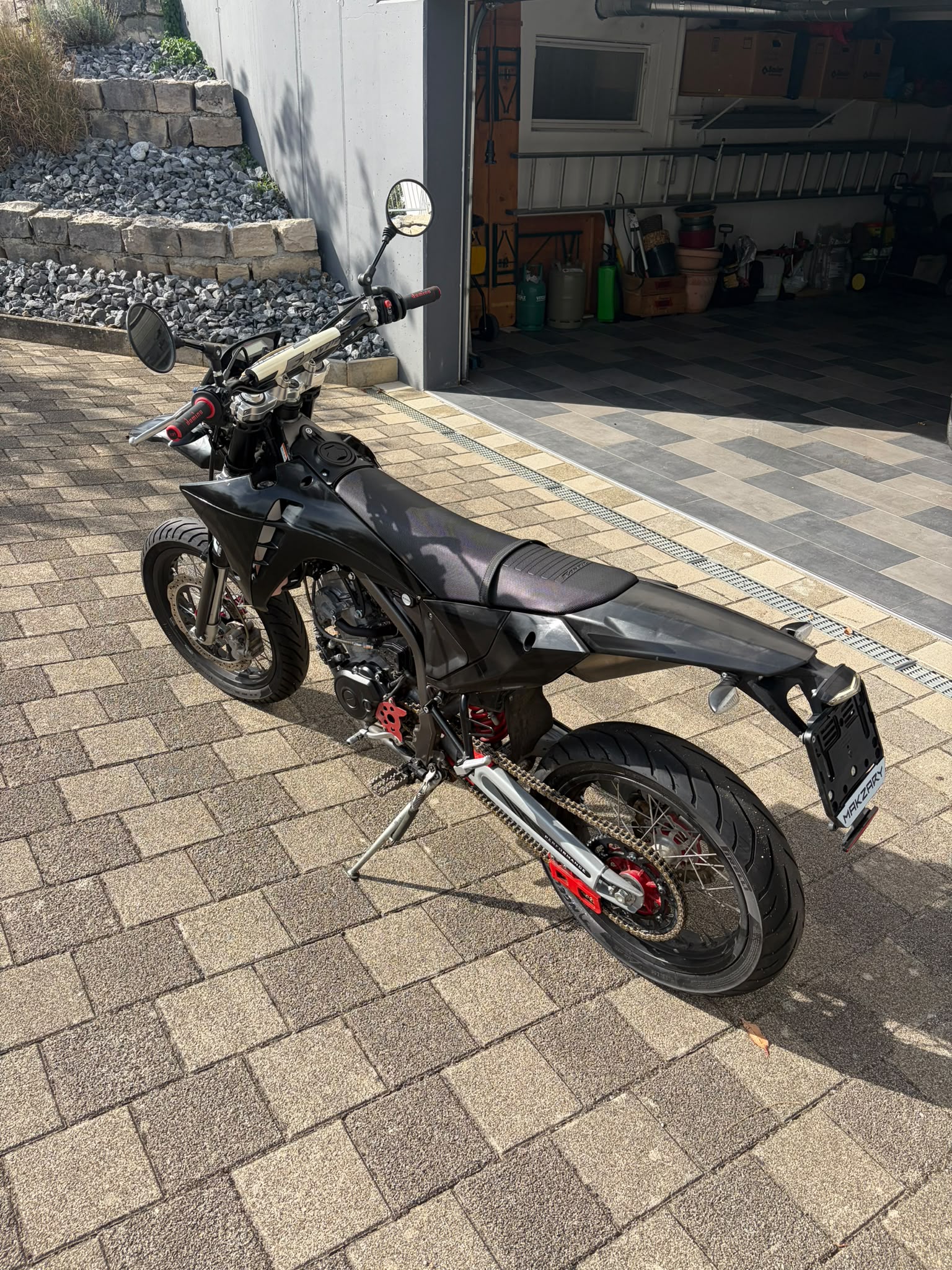 FANTIC XMF 125-image-2
