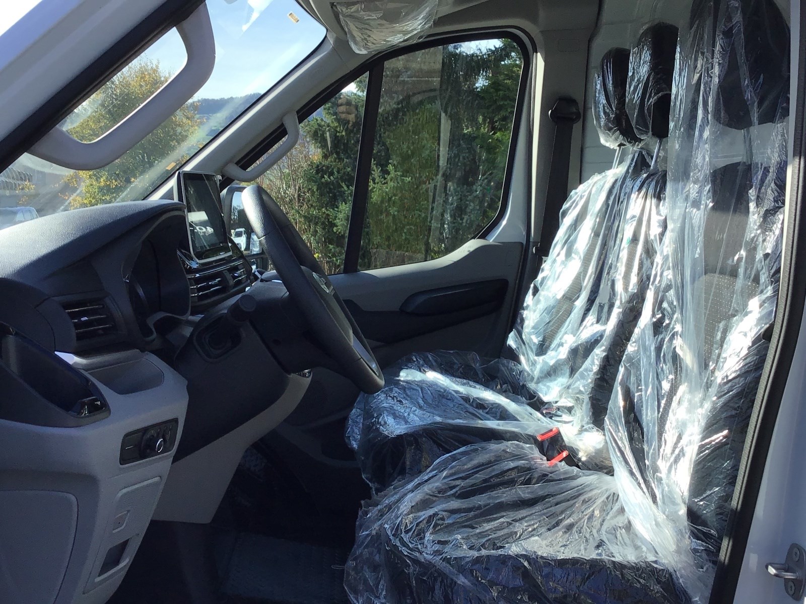 MAXUS eDeliver 9 L2H2 51.5kWh-showroom-element-3