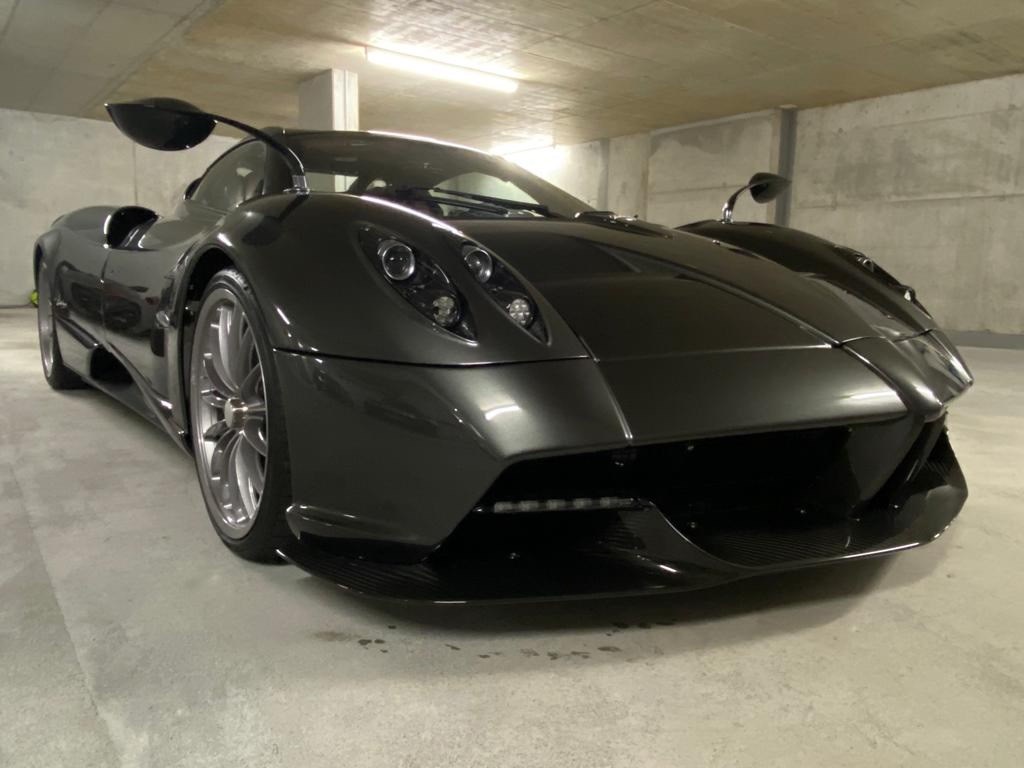 PAGANI Huayra Roadster-image-2