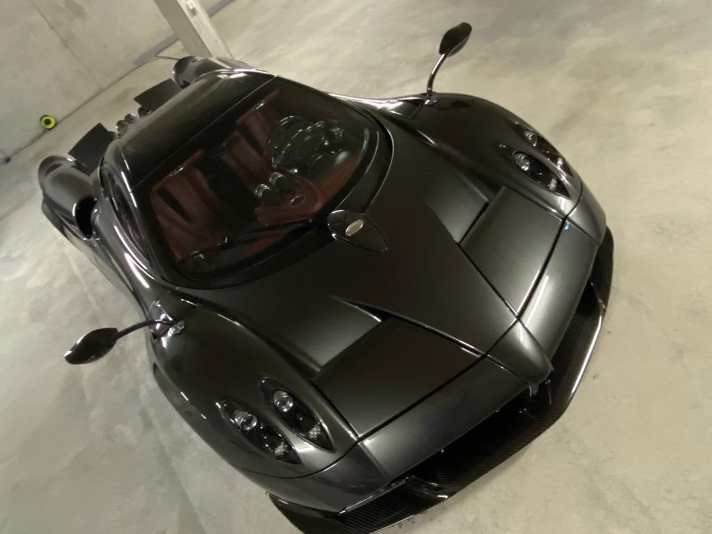 PAGANI Huayra Roadster-image-3