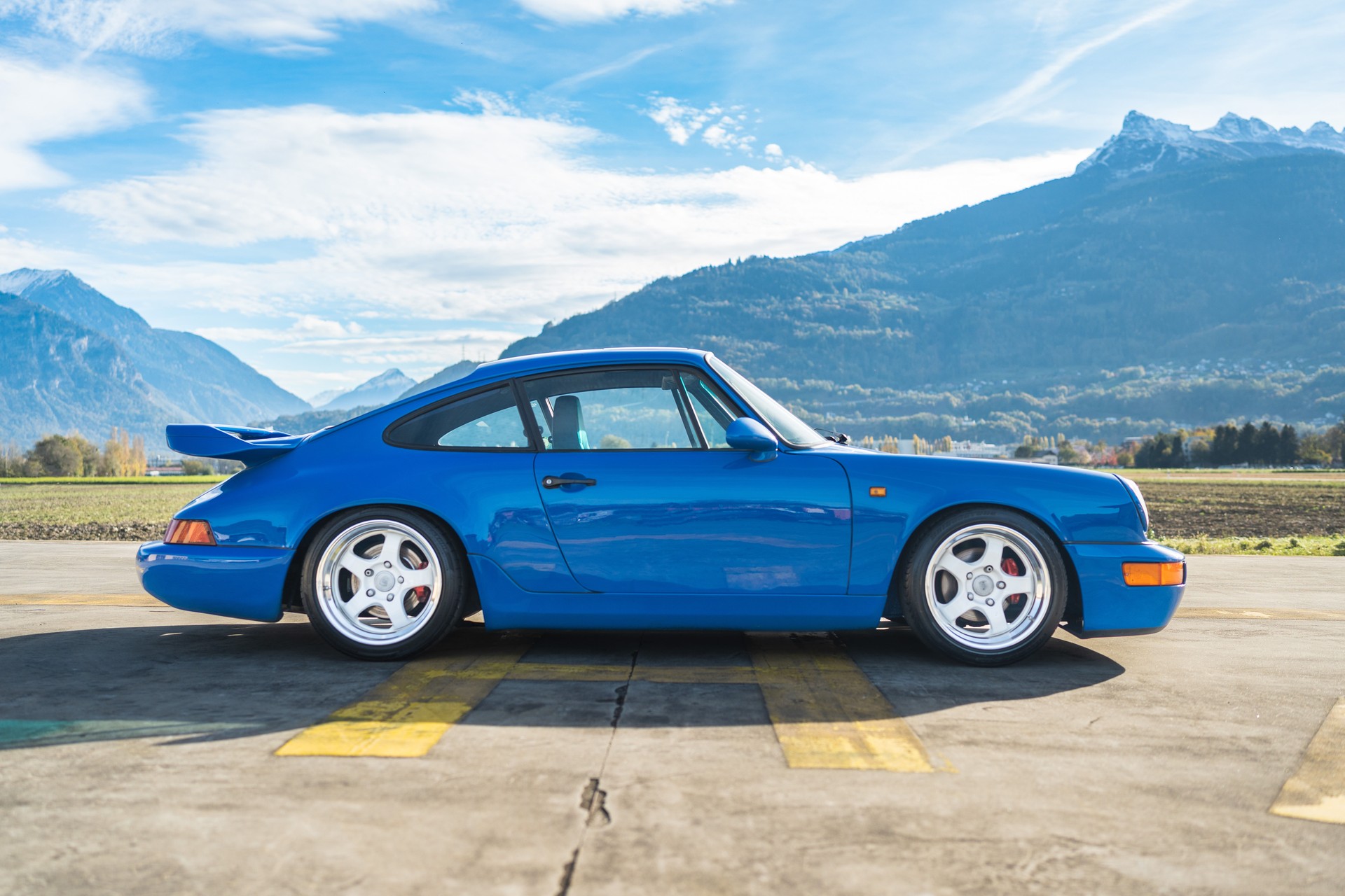 PORSCHE 911 Carrera-image-6