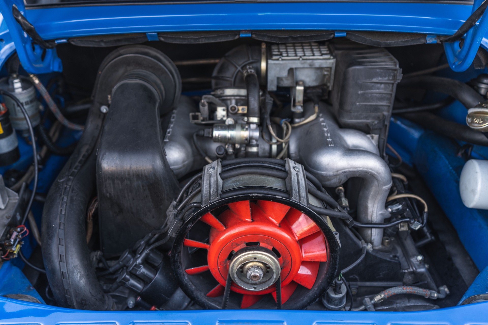 PORSCHE 911 Carrera-image-12