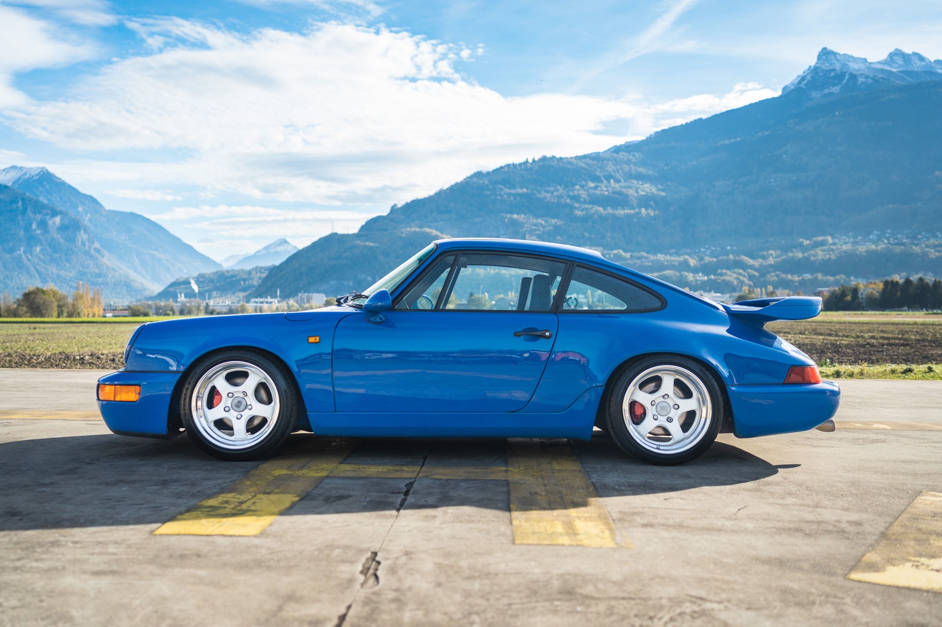 PORSCHE 911 Carrera-image-2
