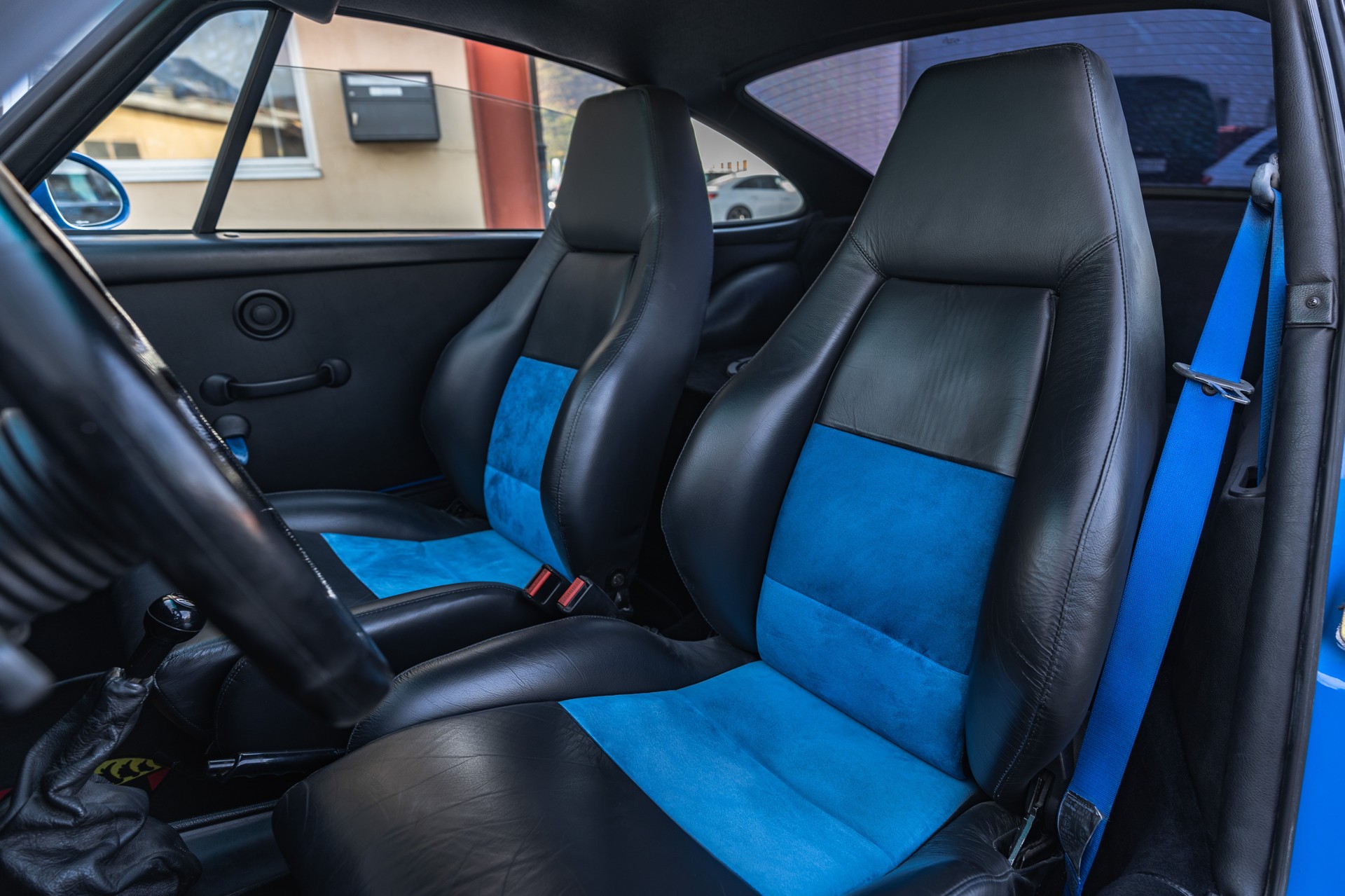 PORSCHE 911 Carrera-image-9