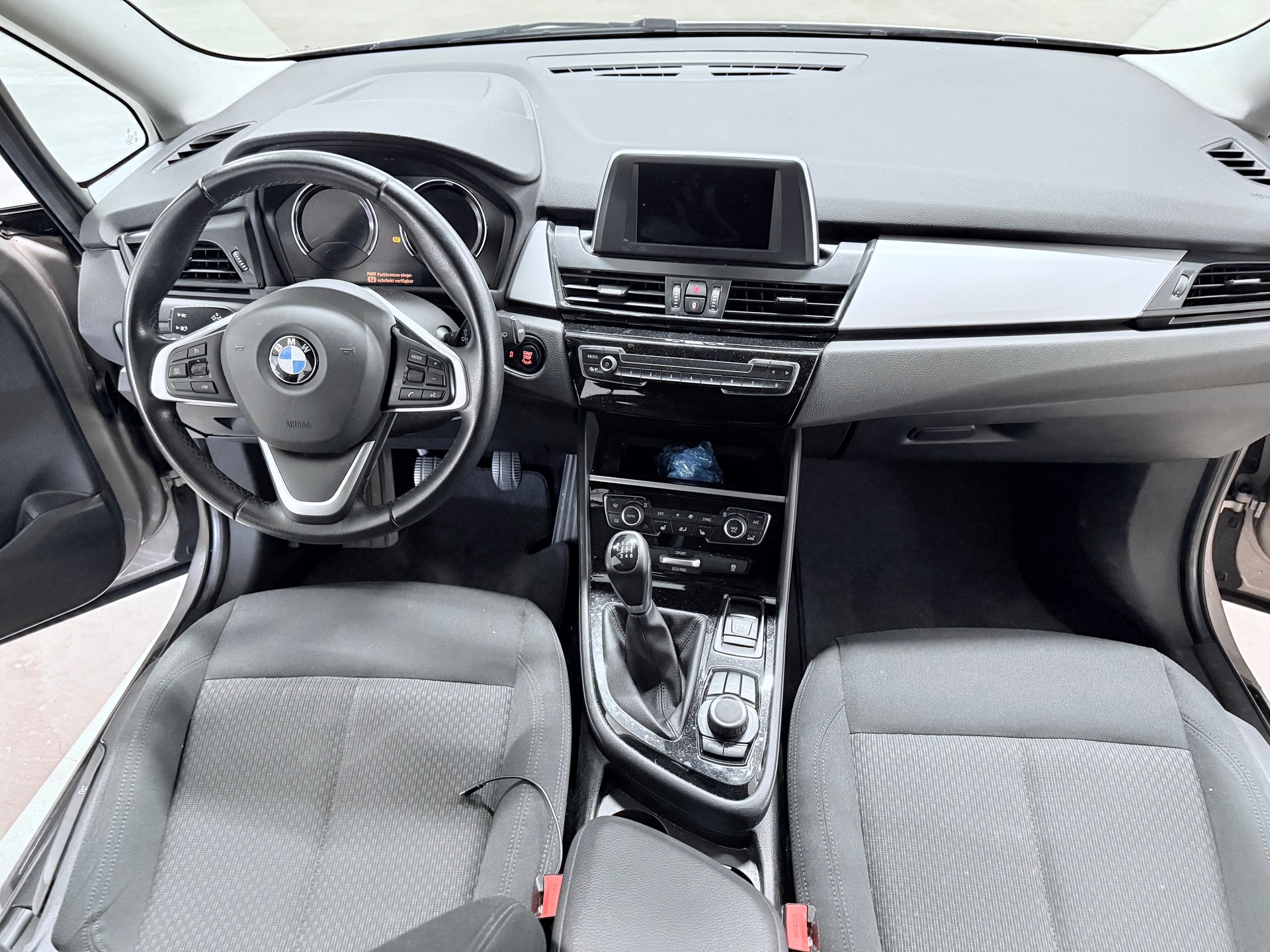 BMW 216d Gran Tourer-image-10