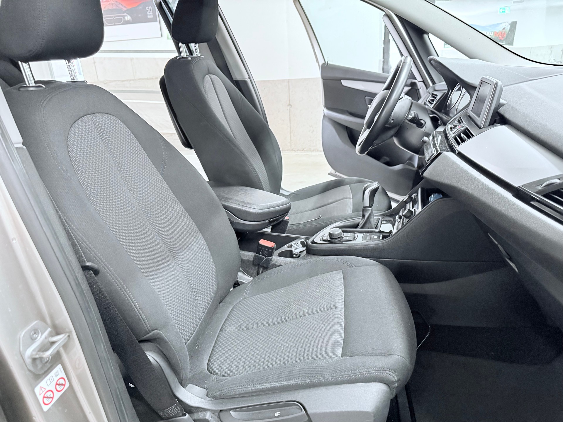 BMW 216d Gran Tourer-image-11