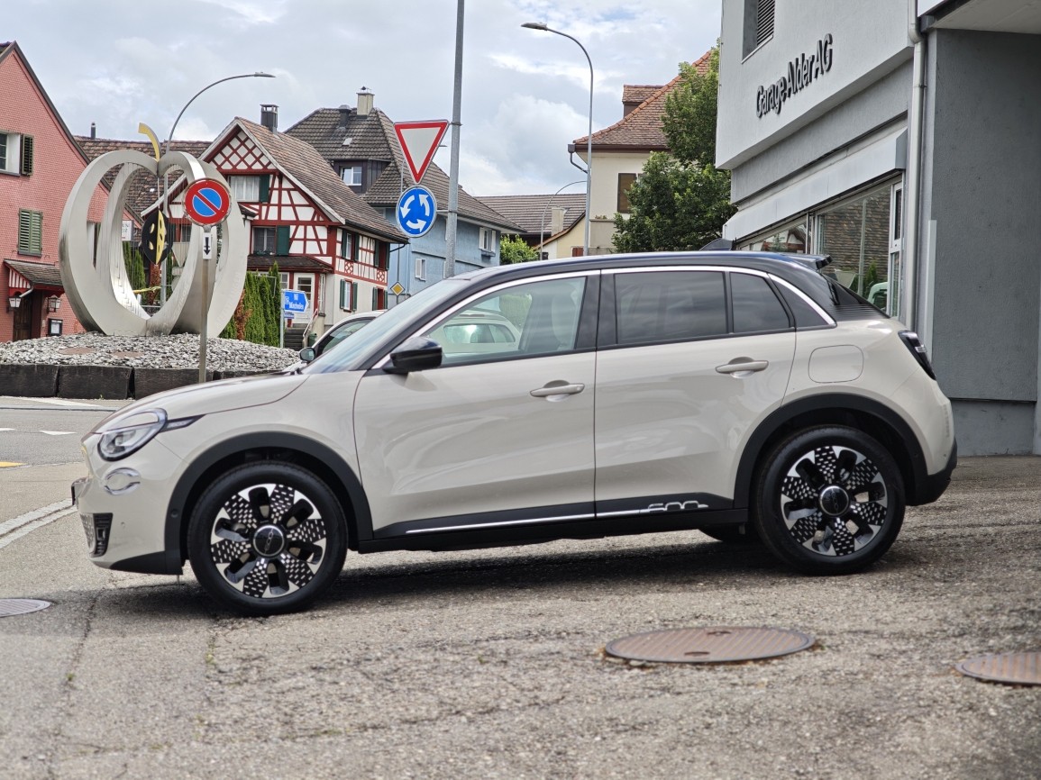 FIAT 600 1.2 Hybrid 136 La Prima Bicolore