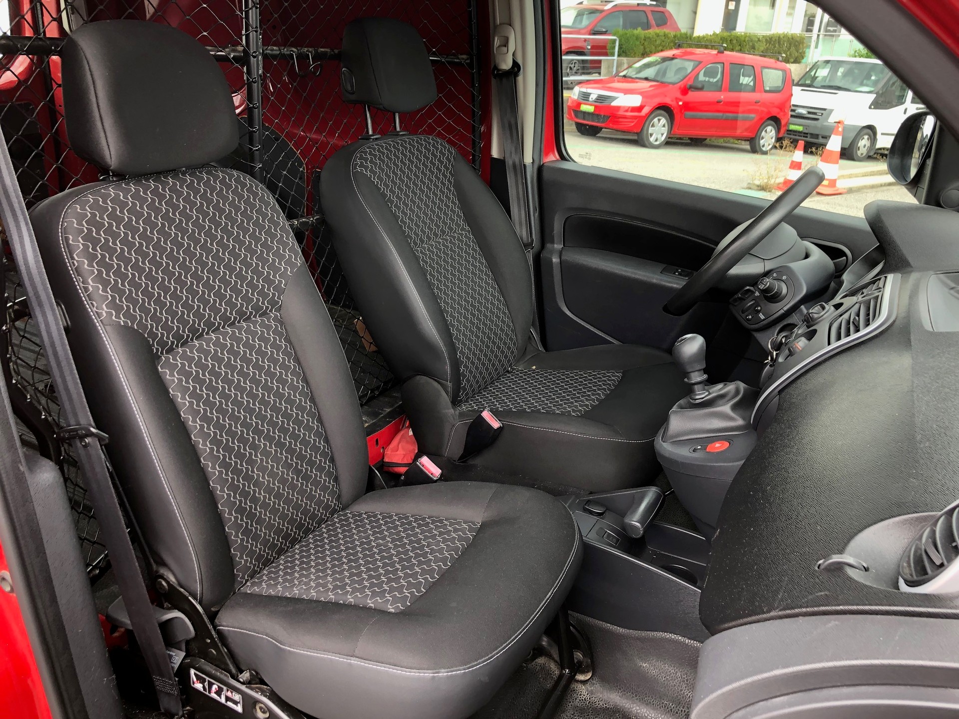 RENAULT Kangoo Medium TCe 115 ENERGY Business-image-15