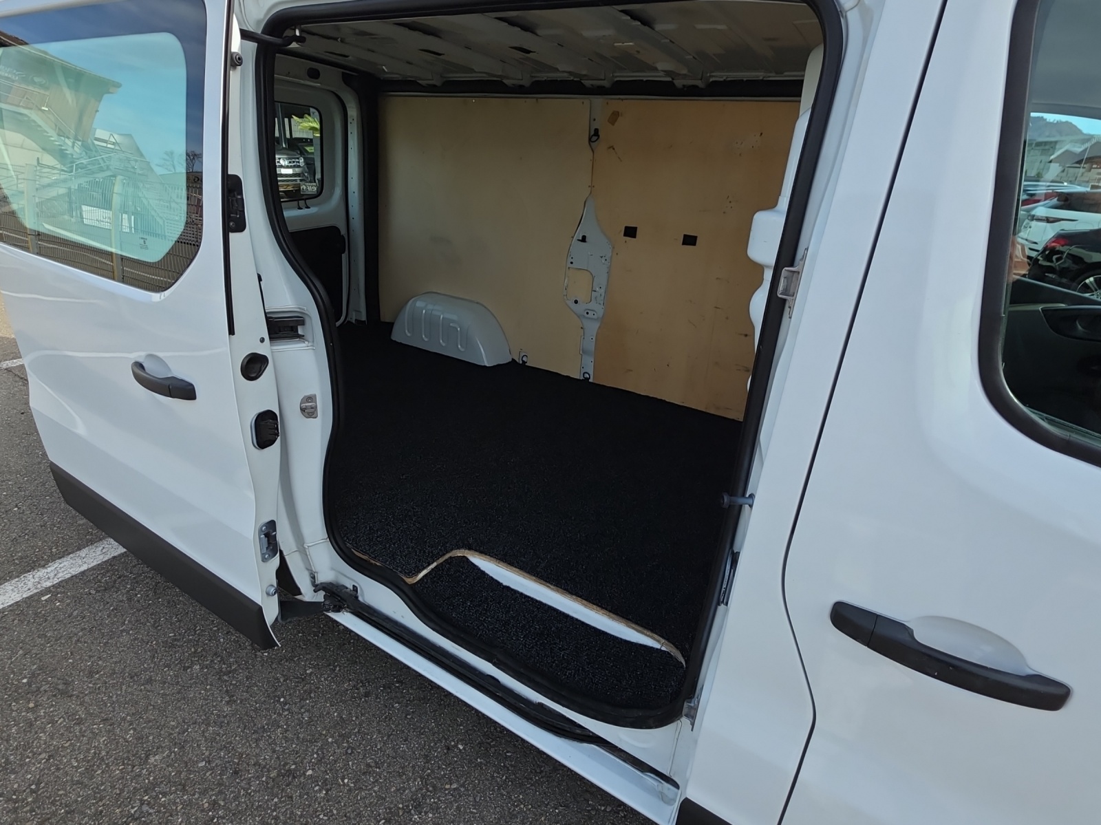 RENAULT Trafic 1.6 dCi 115 2.9t Business L2H1-image-15