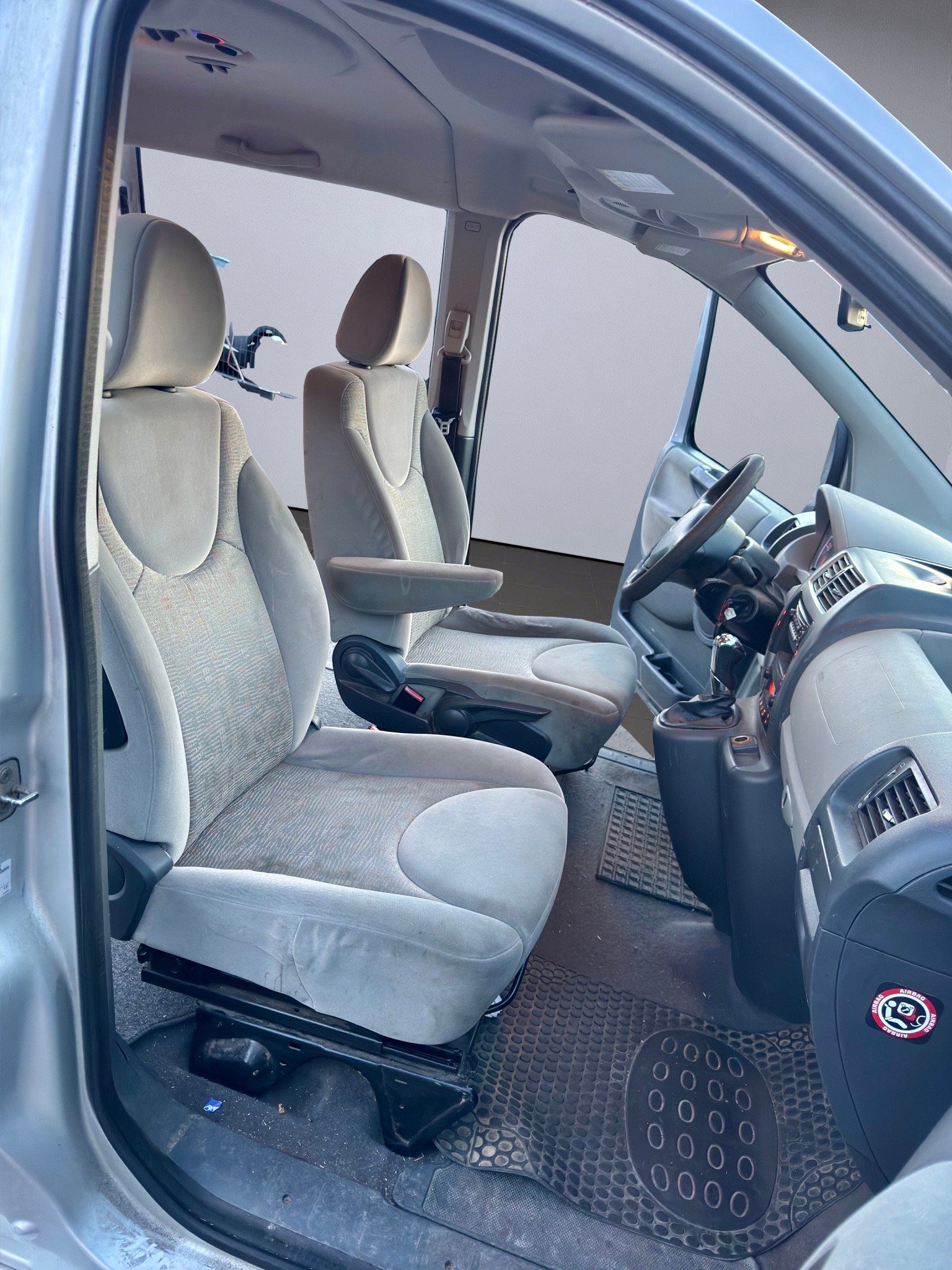 PEUGEOT Expert Tepee 2.0 HDi 163 PS, Automat, Allure L2 Lange version, 2 Schiebetüre, 8 Sitze, AHK-image-9
