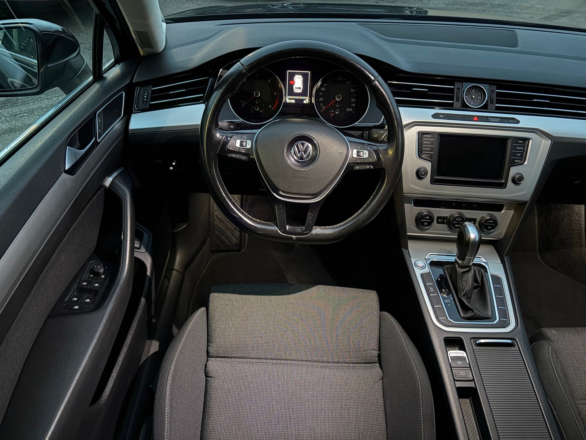 VW Passat Variant 2.0 TDI BMT Comfortline DSG-image-9