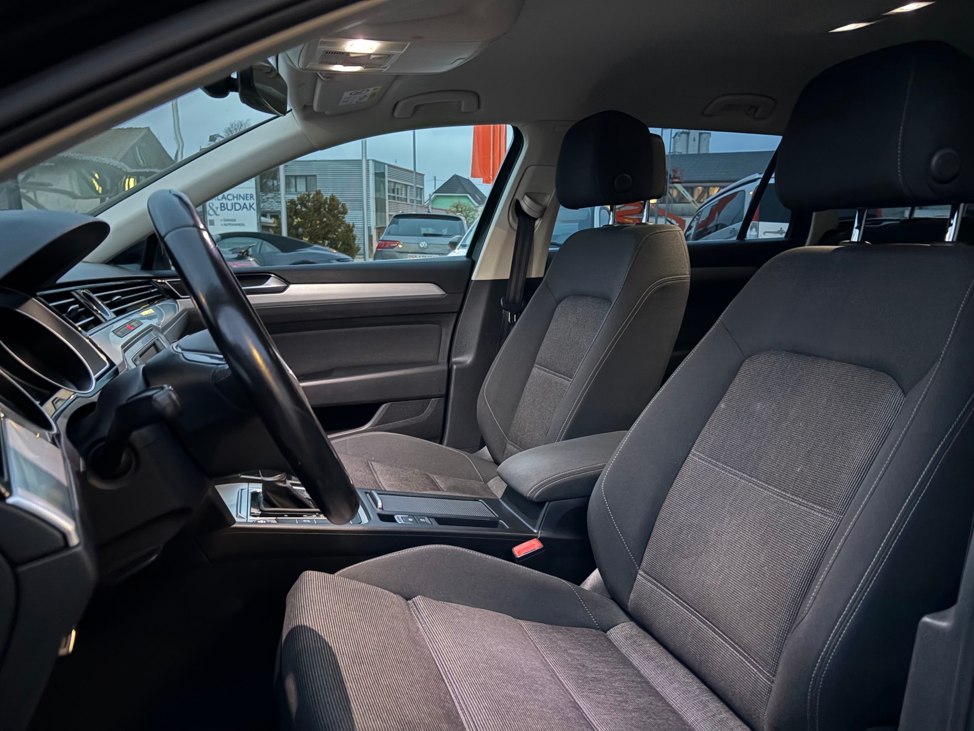 VW Passat Variant 2.0 TDI BMT Comfortline DSG-image-8