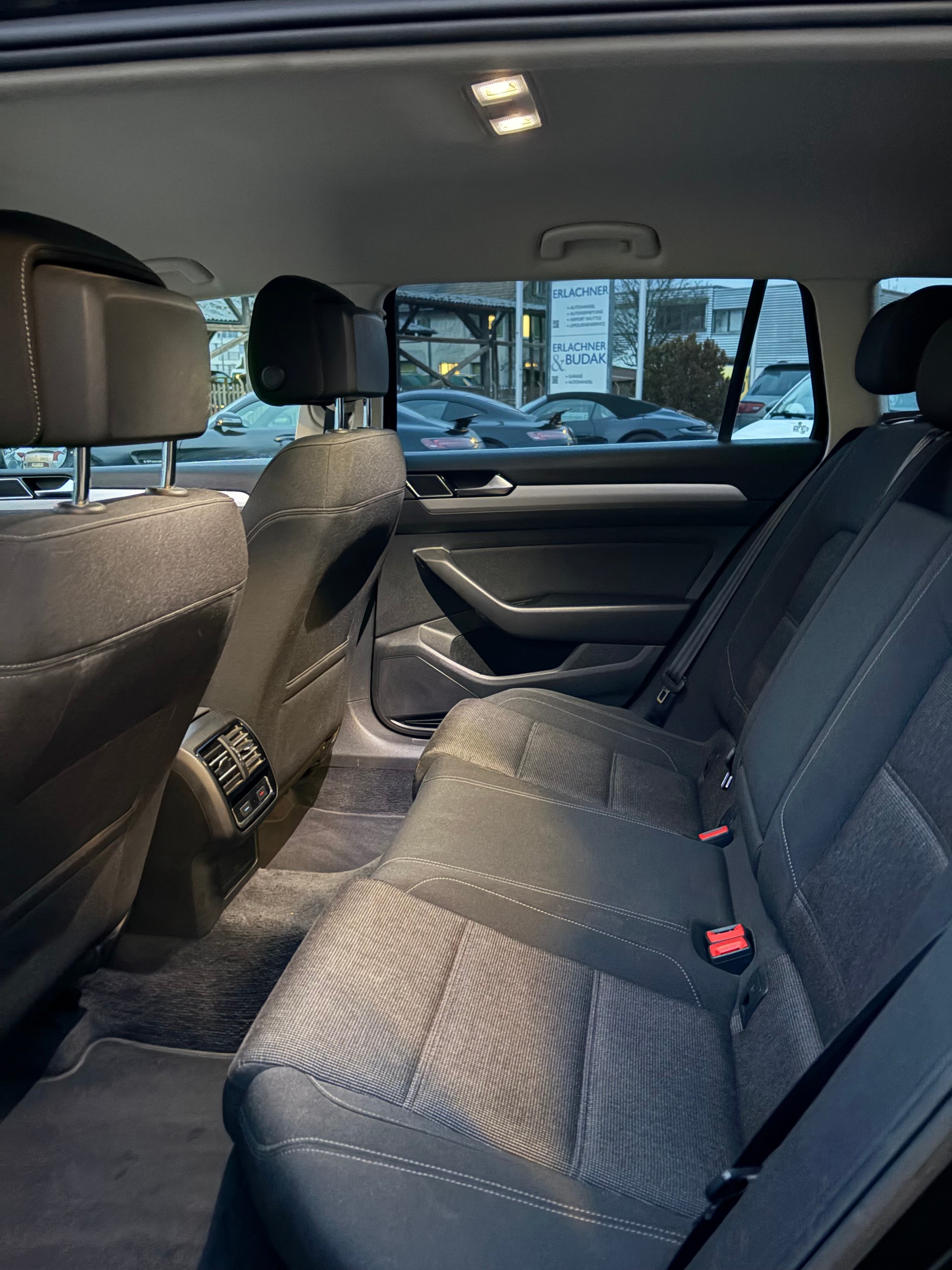 VW Passat Variant 2.0 TDI BMT Comfortline DSG-image-11