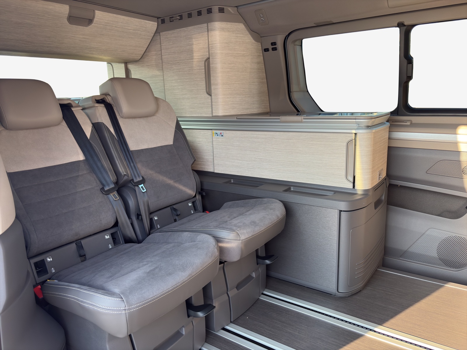 VW California eHybrid Ocean 4Motion-image-11