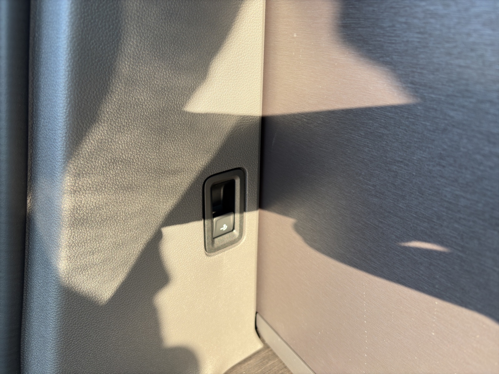 VW California eHybrid Ocean 4Motion-image-15