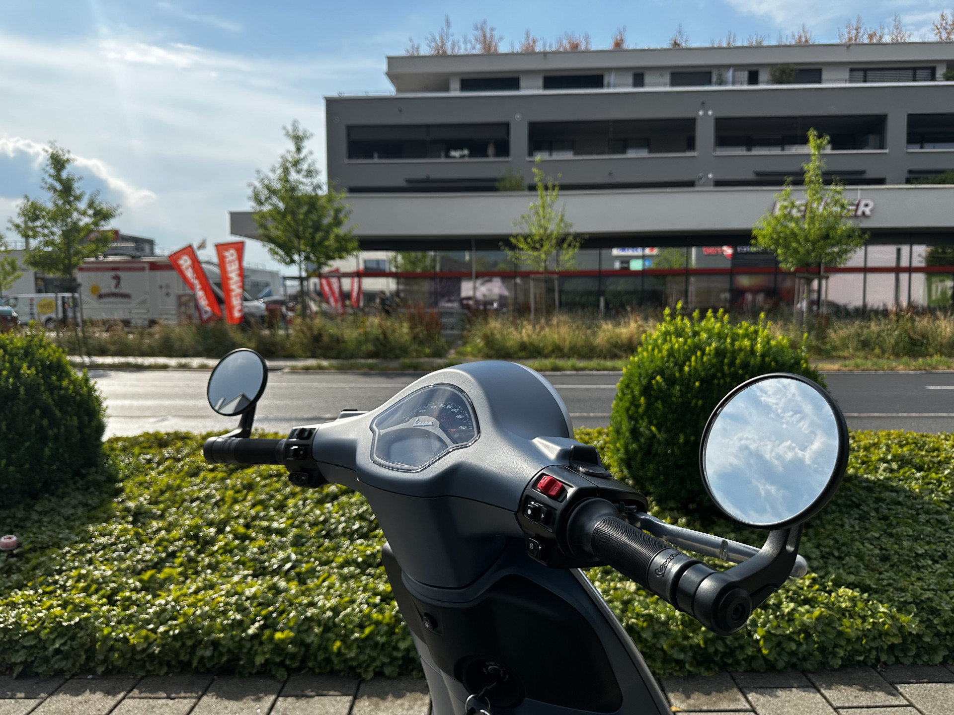 PIAGGIO Vespa Primavera 125-image-2