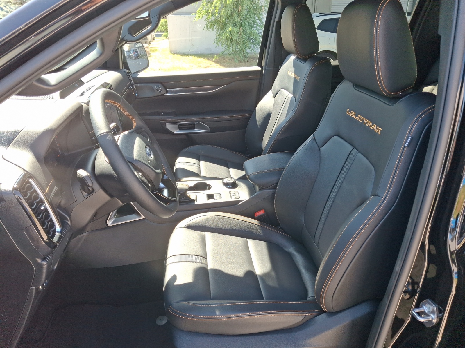 FORD Ranger Wildtrak 2.0 Diesel Eco Blue e-4WD Automat-image-4