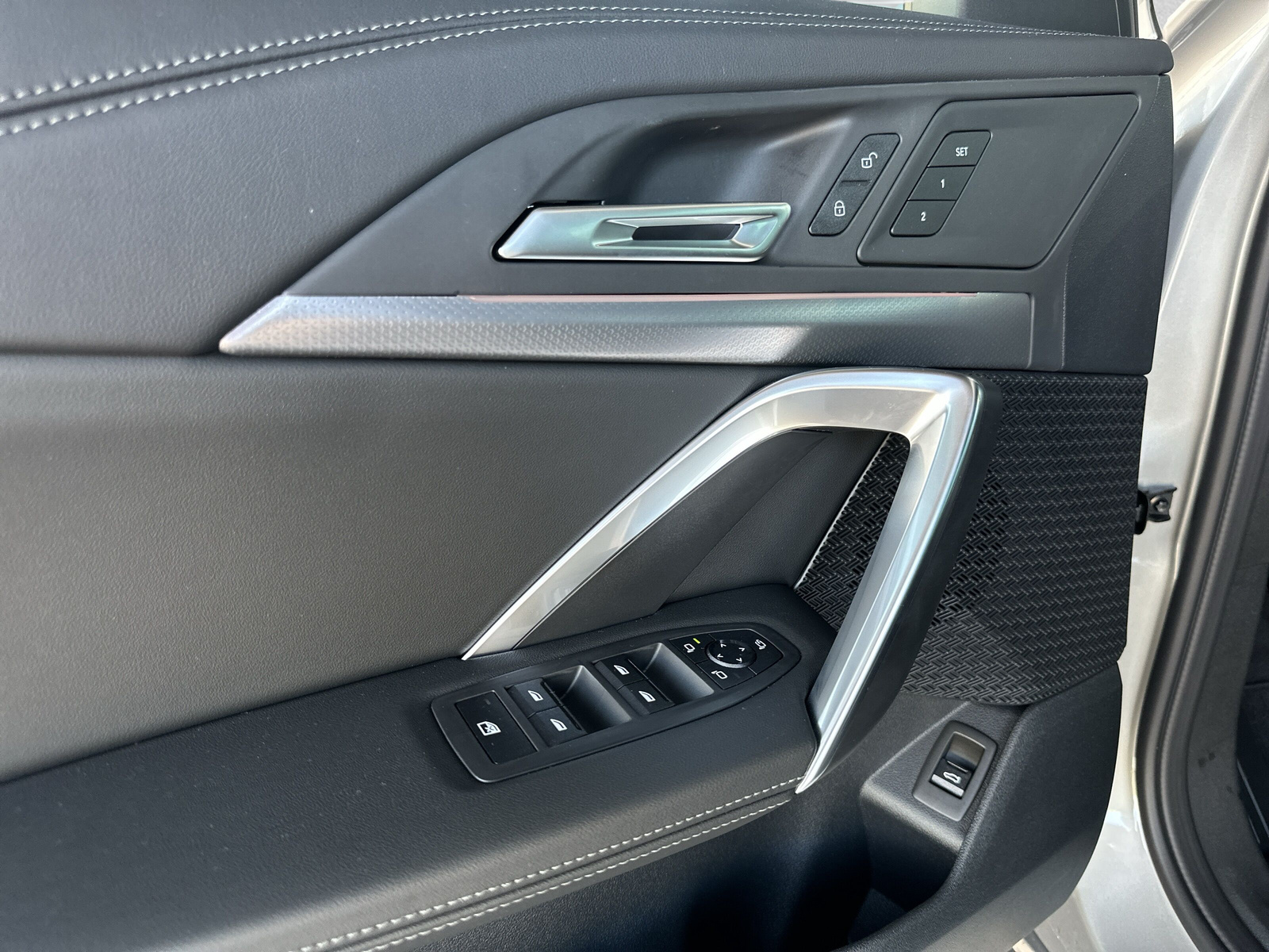BMW iX1 eDrive 20 Edition M Sport 📍-image-17