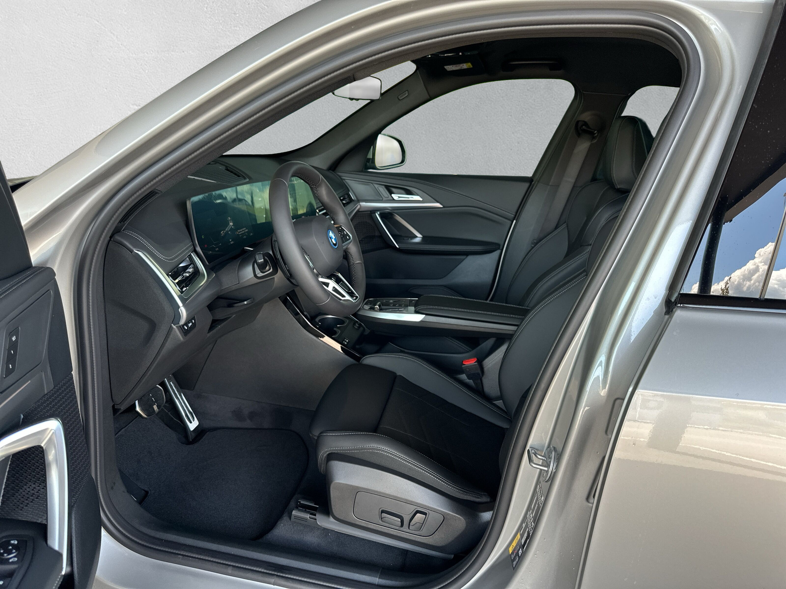 BMW iX1 eDrive 20 Edition M Sport 📍-image-11