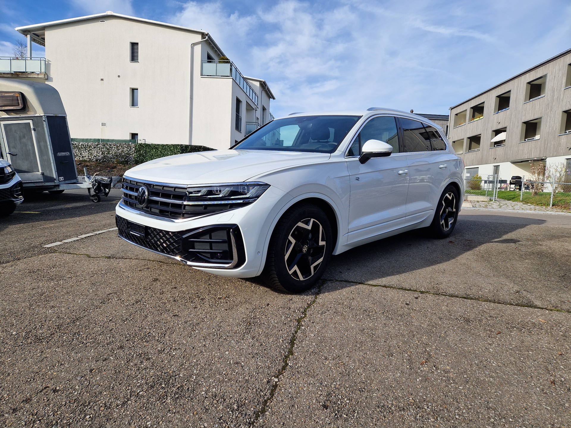 VW Touareg 3.0 TDI R-Line Tiptronic-image-1