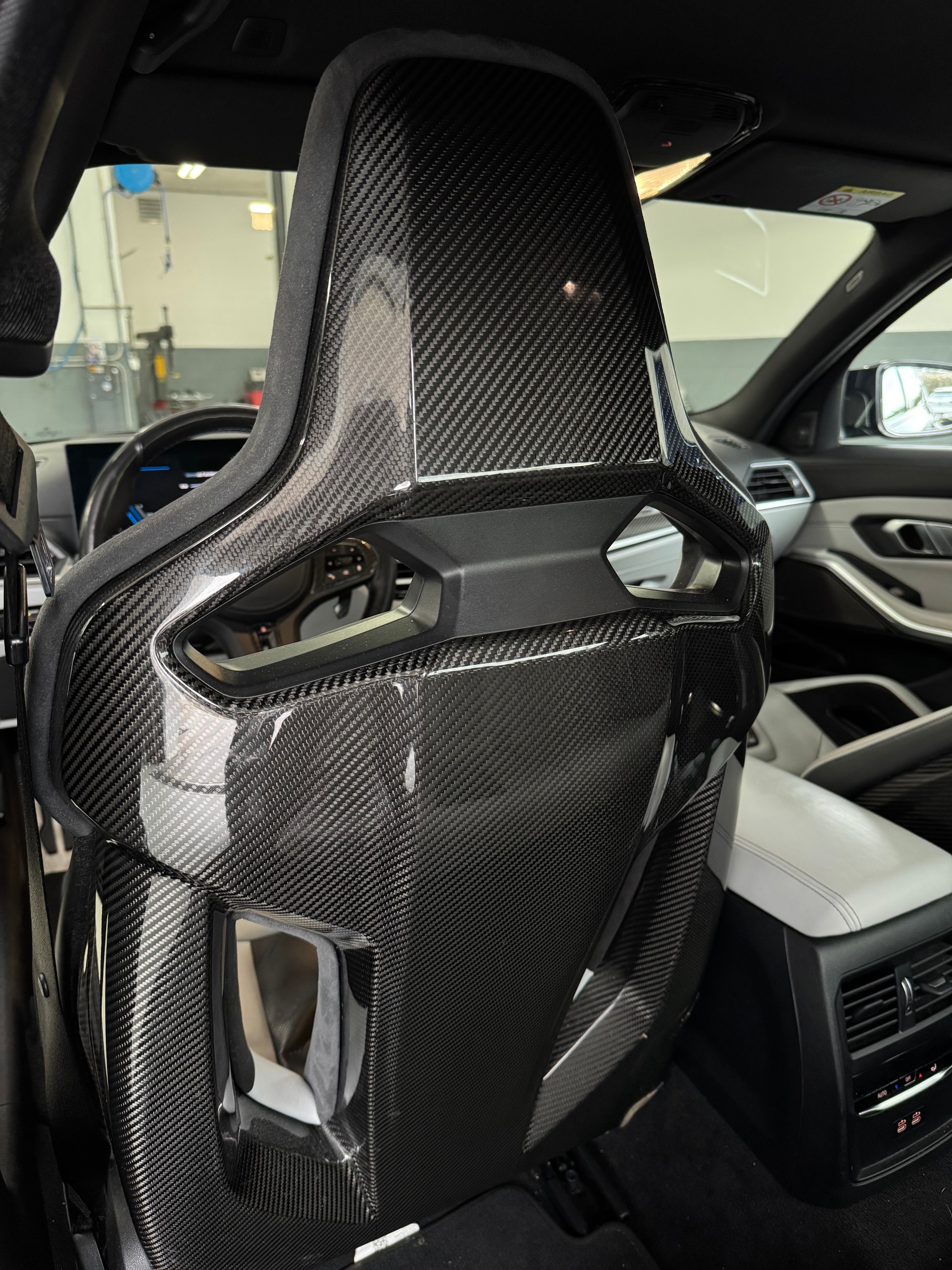 BMW M3 Competition M xDrive-image-11