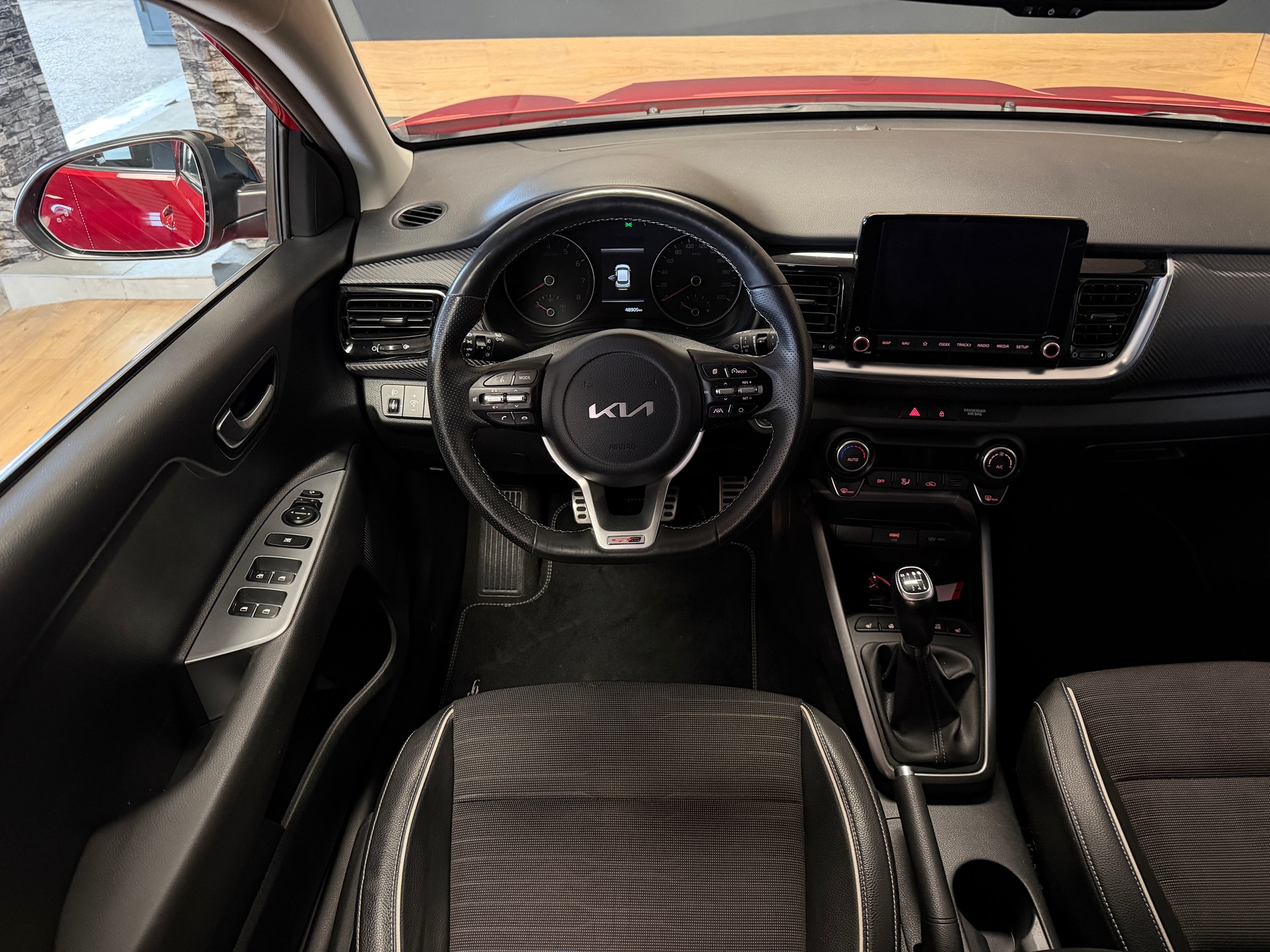 KIA Stonic 1.0 T-GDI MHEV GT-Line iMT-image-16