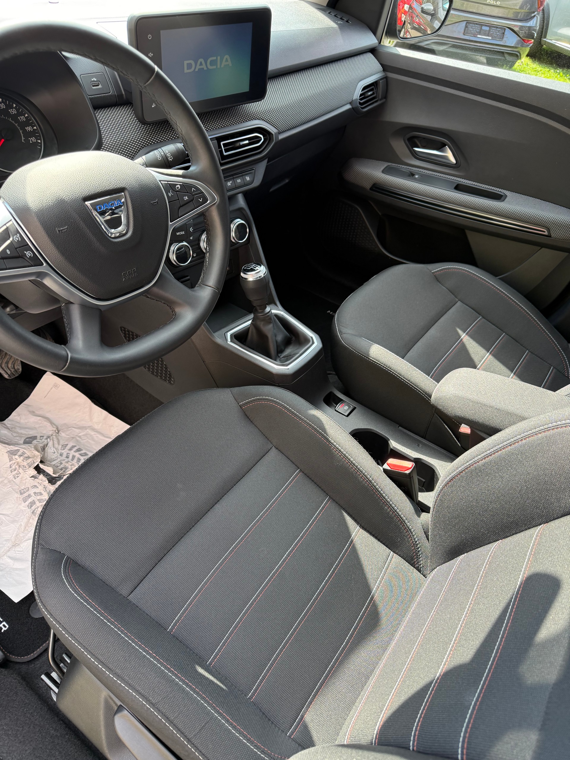 DACIA Jogger TCe 110 Extreme-image-4