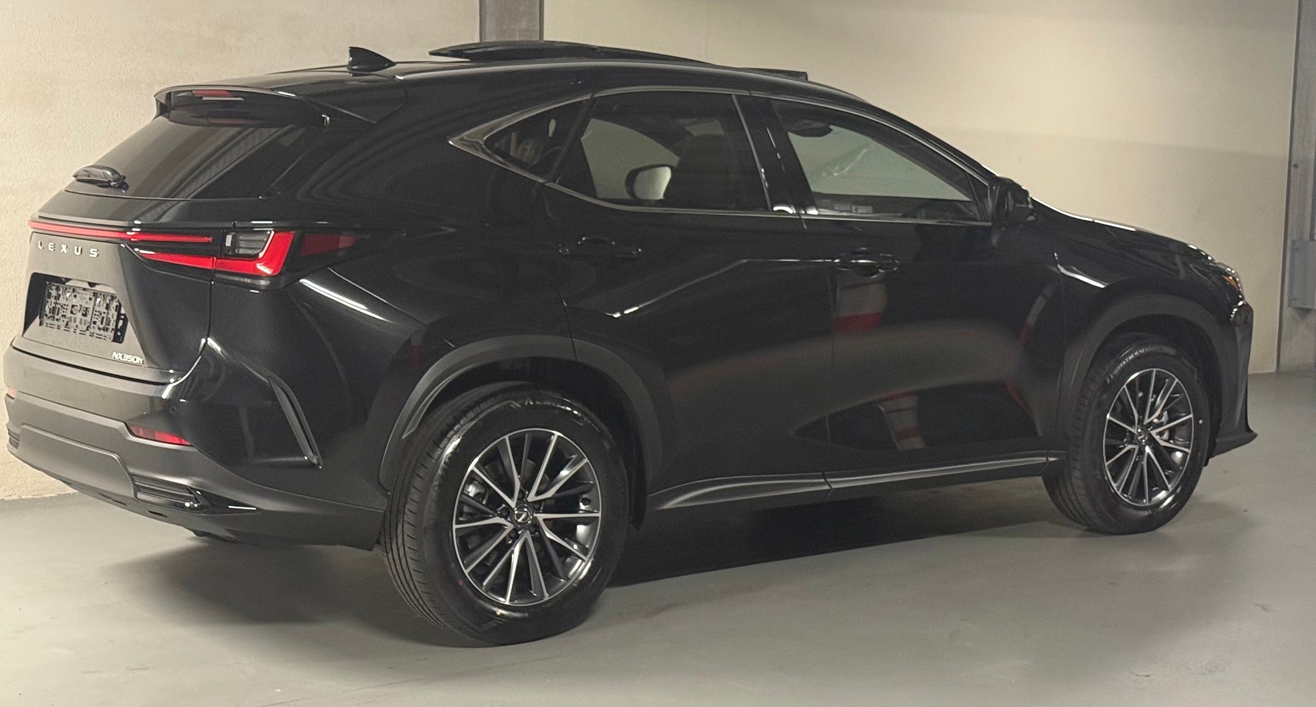 LEXUS NX 450h+ E-FOUR Comfort-showroom-element-2
