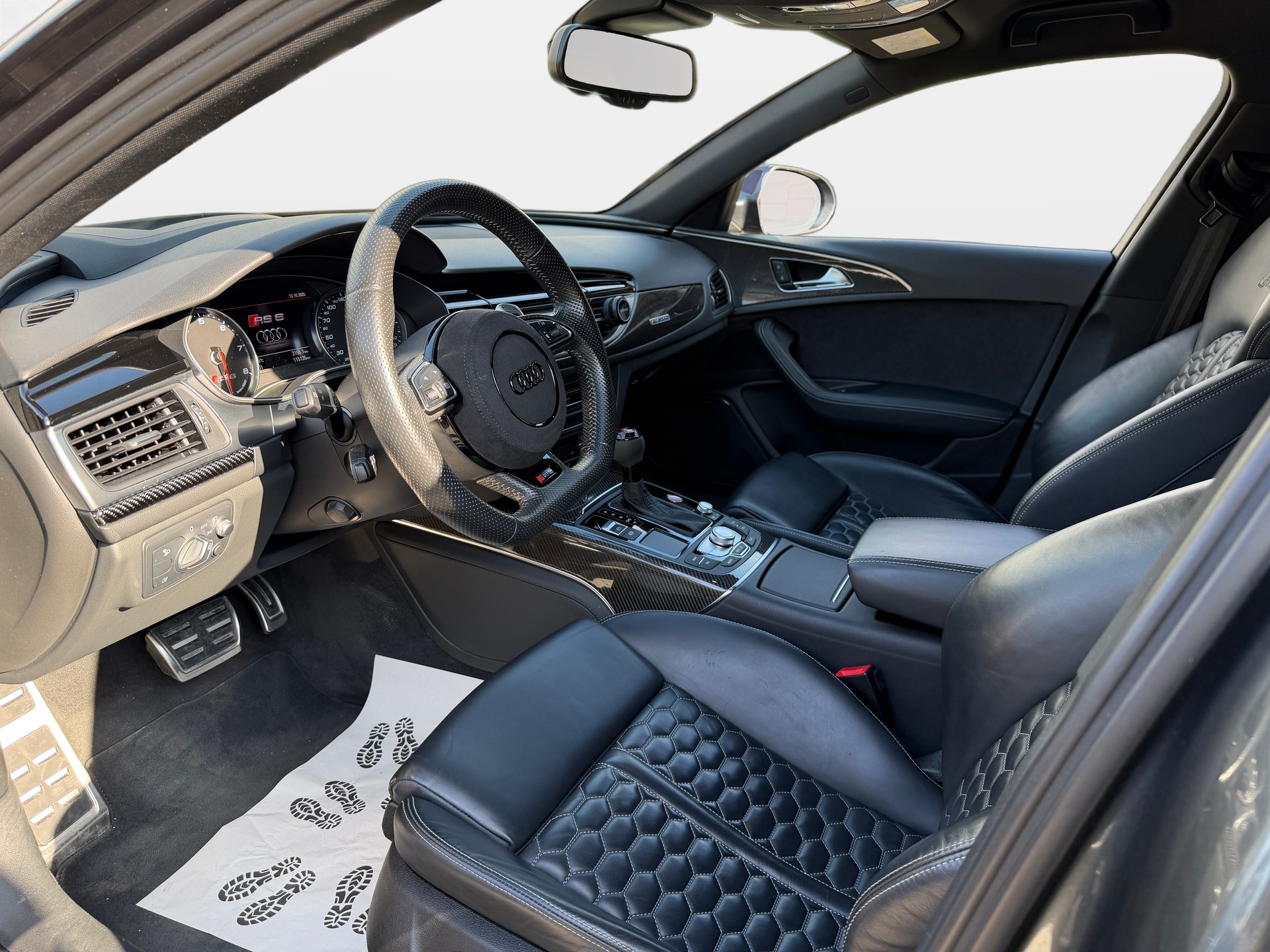 AUDI RS6 Avant 4.0 TFSI V8 performance quattro-image-8