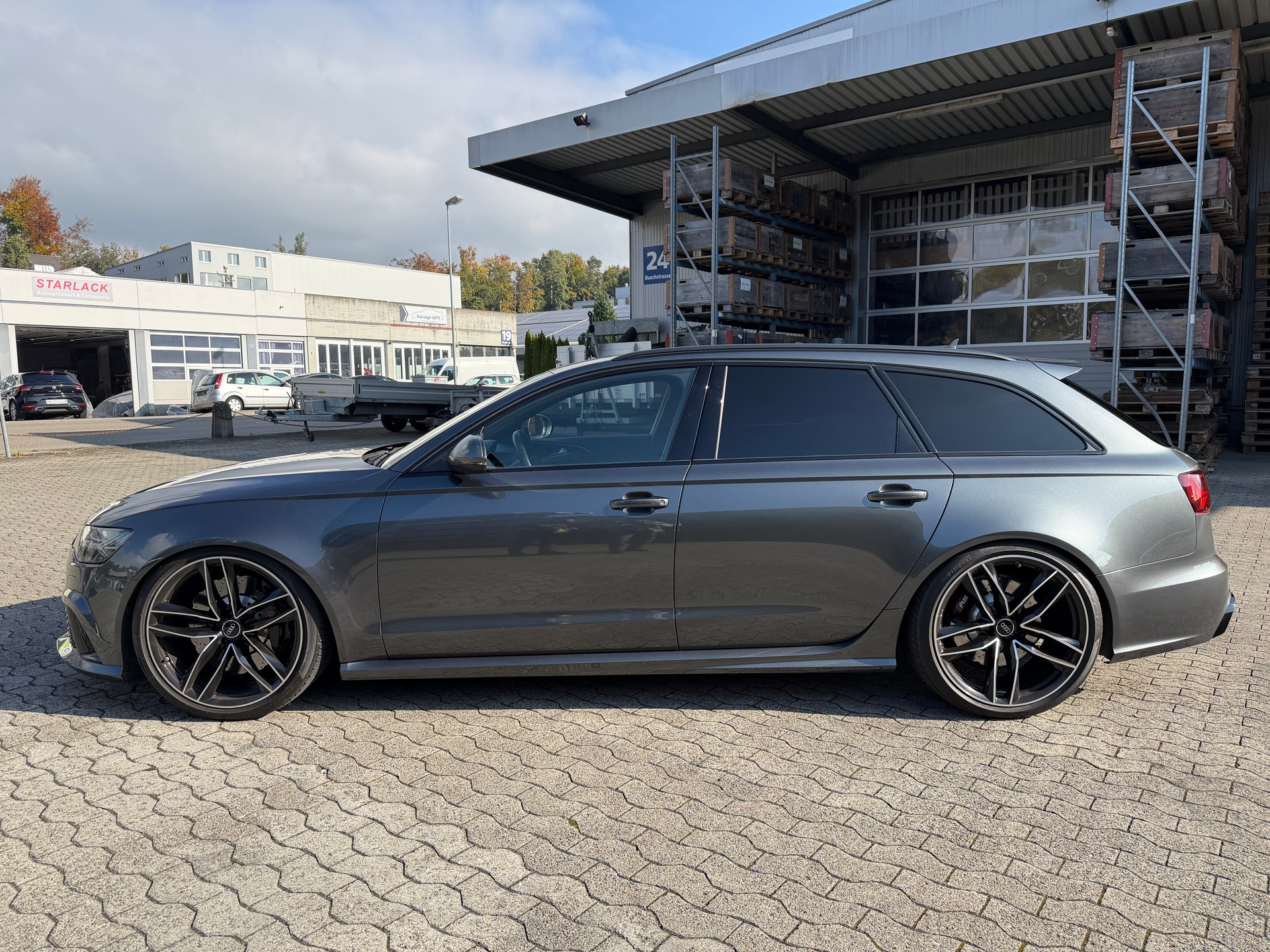 AUDI RS6 Avant 4.0 TFSI V8 performance quattro-showroom-element-1