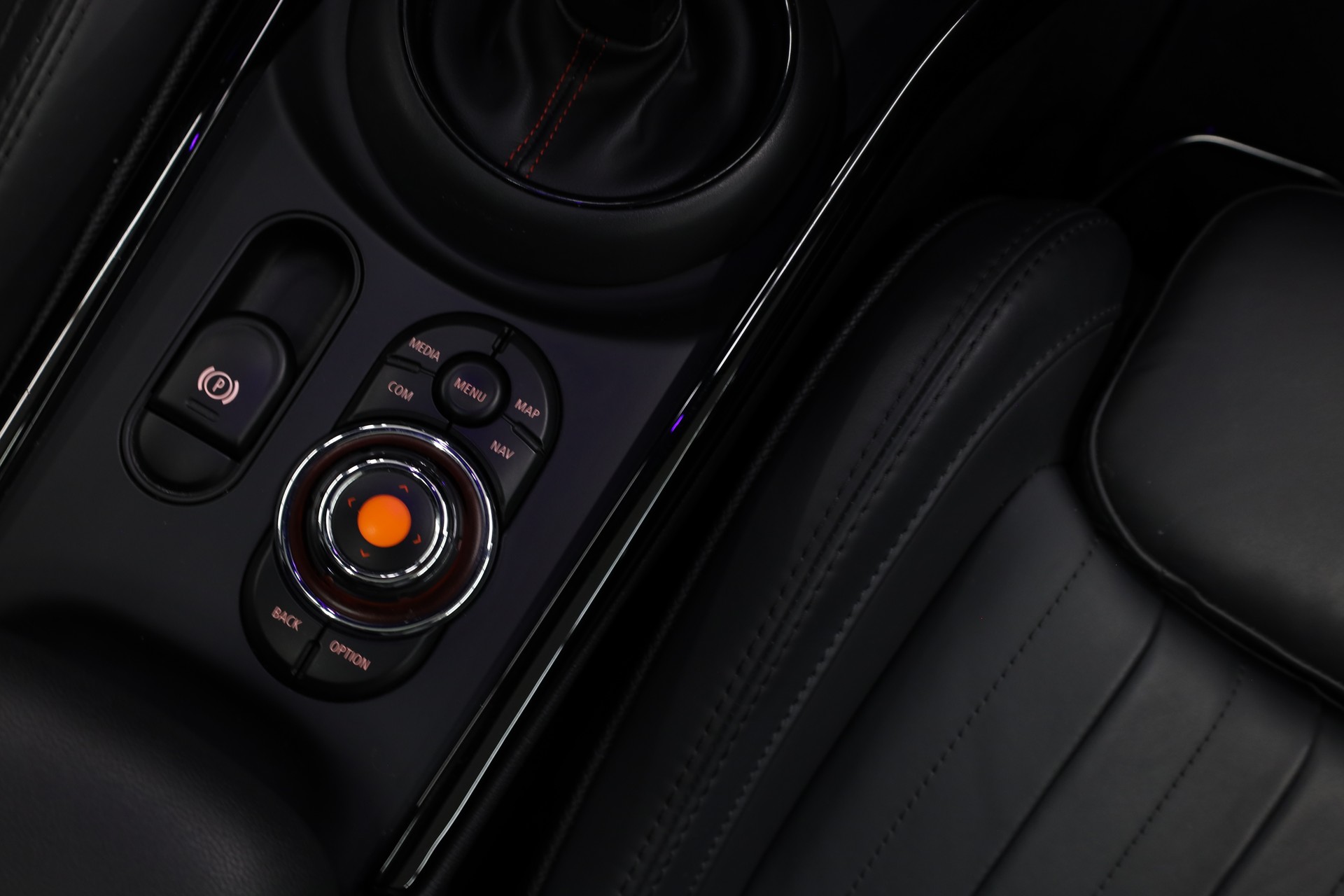 MINI Clubman F54 2.0i John Cooper Works ALL4-image-23