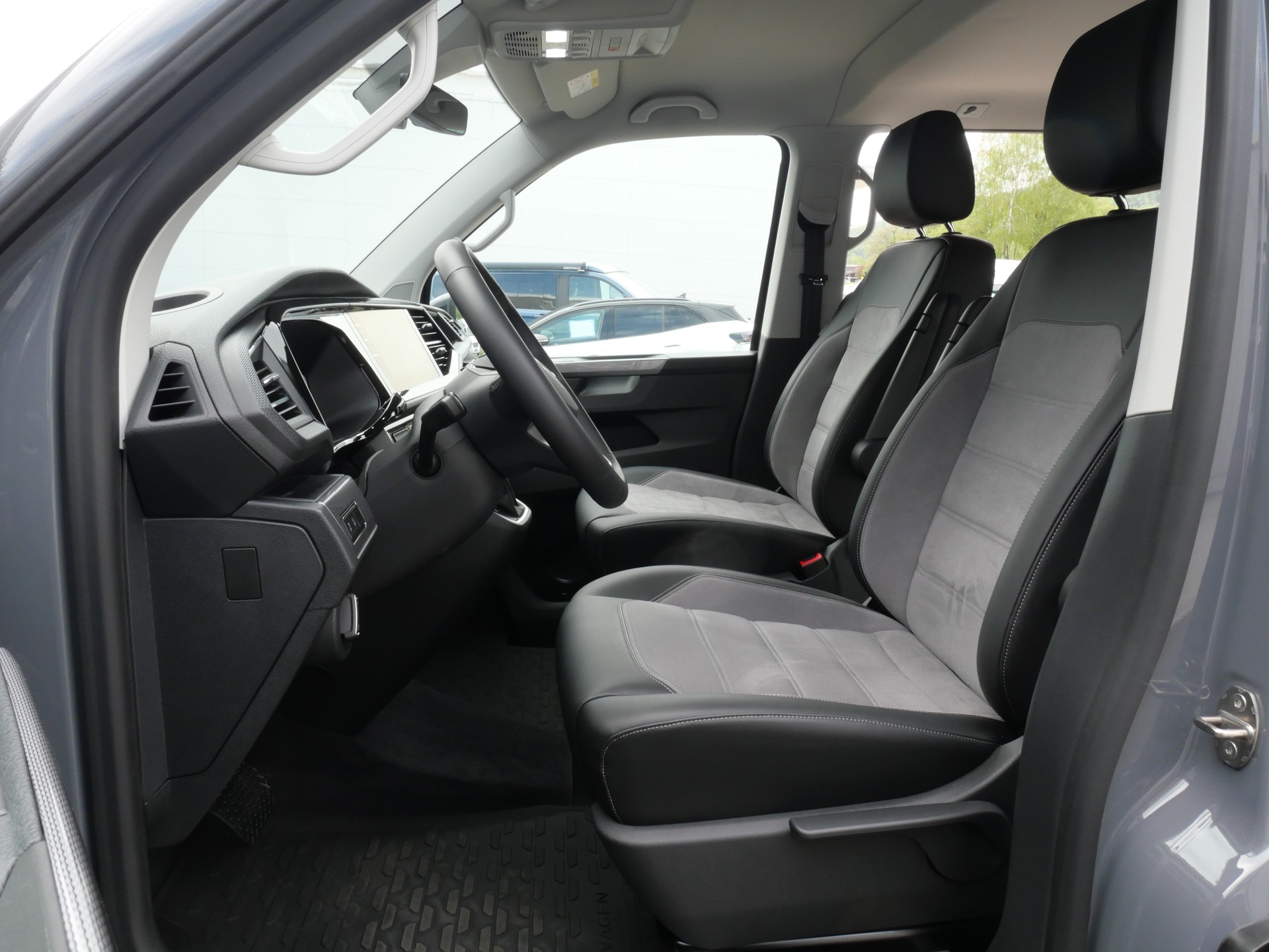 VW T6.1 Multivan 2.0 Bi-TDI Generation Six Highline 4Motion DSG *Neuzustand, CH-Auto*-image-15