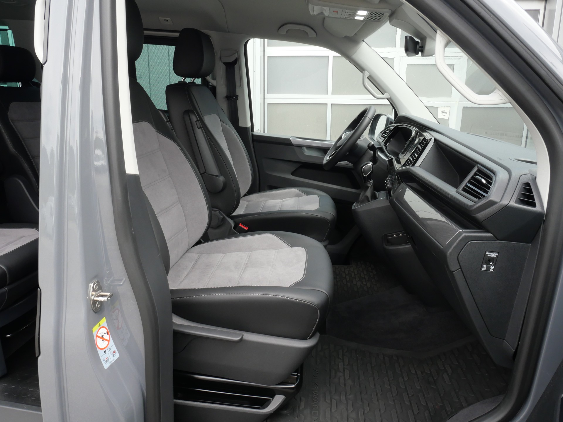 VW T6.1 Multivan 2.0 Bi-TDI Generation Six Highline 4Motion DSG *Neuzustand, CH-Auto*-image-14