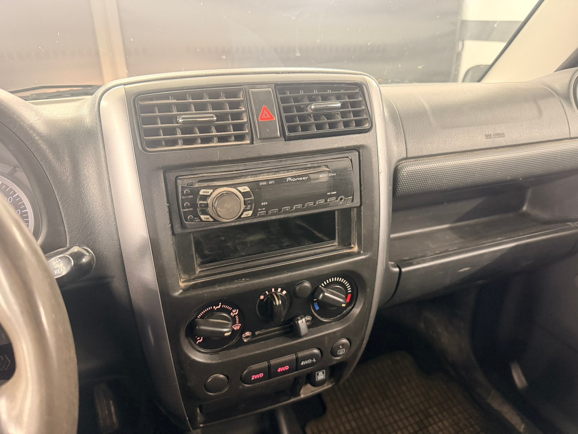 SUZUKI Jimny 1.3 16V Country-image-12