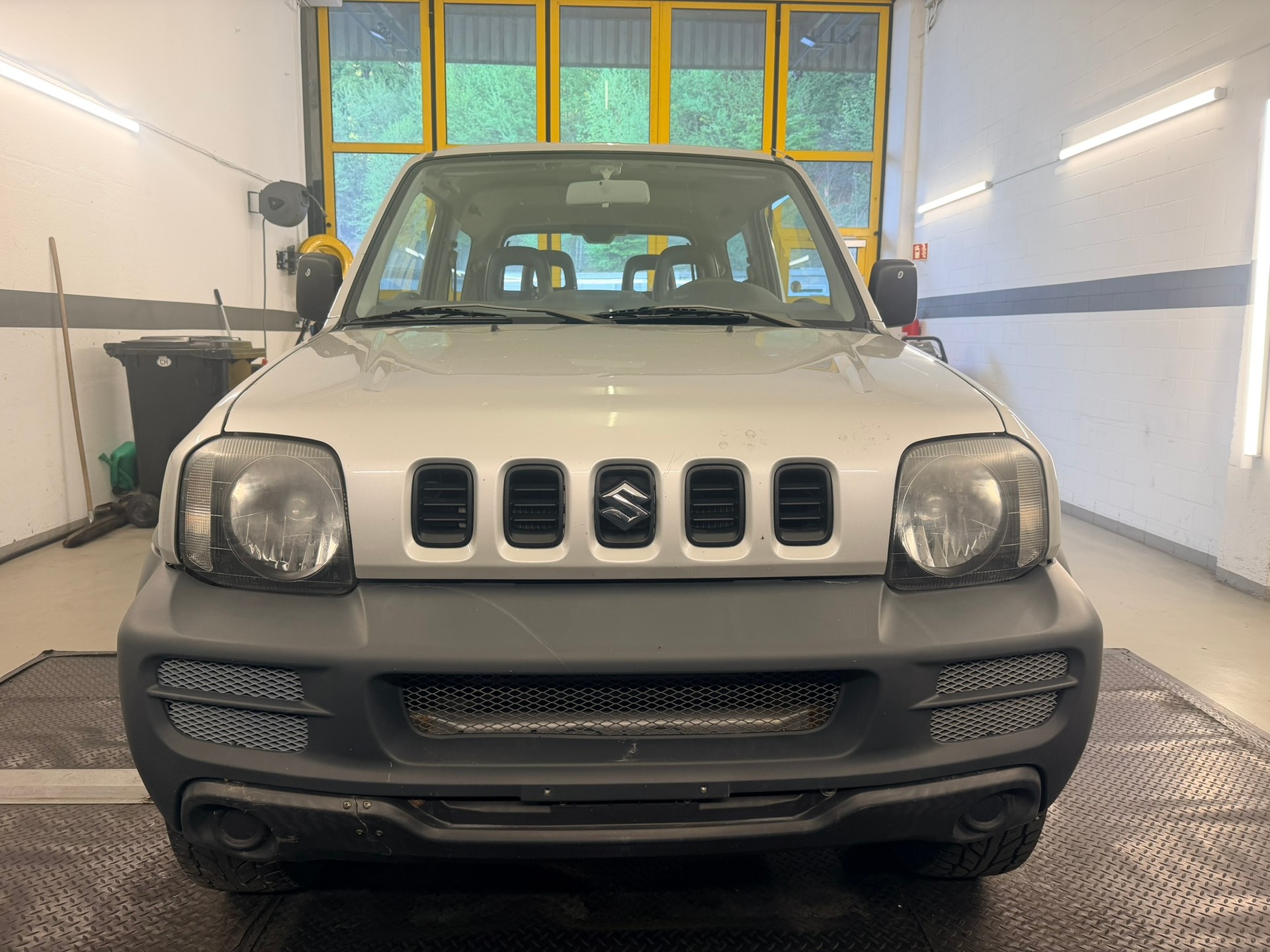 SUZUKI Jimny 1.3 16V Country-showroom-element-1